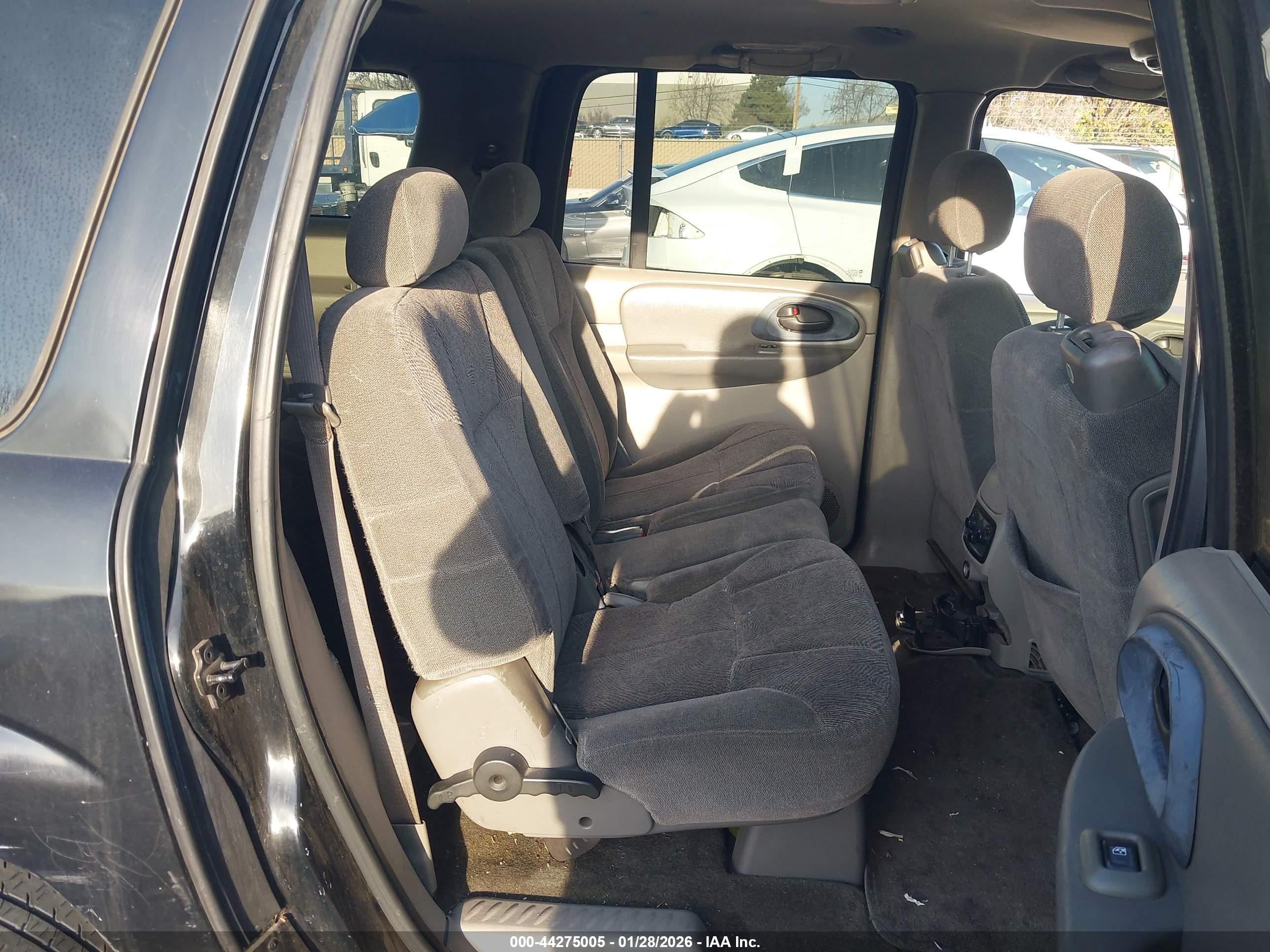 CHEVROLET TRAILBLAZER image 8
