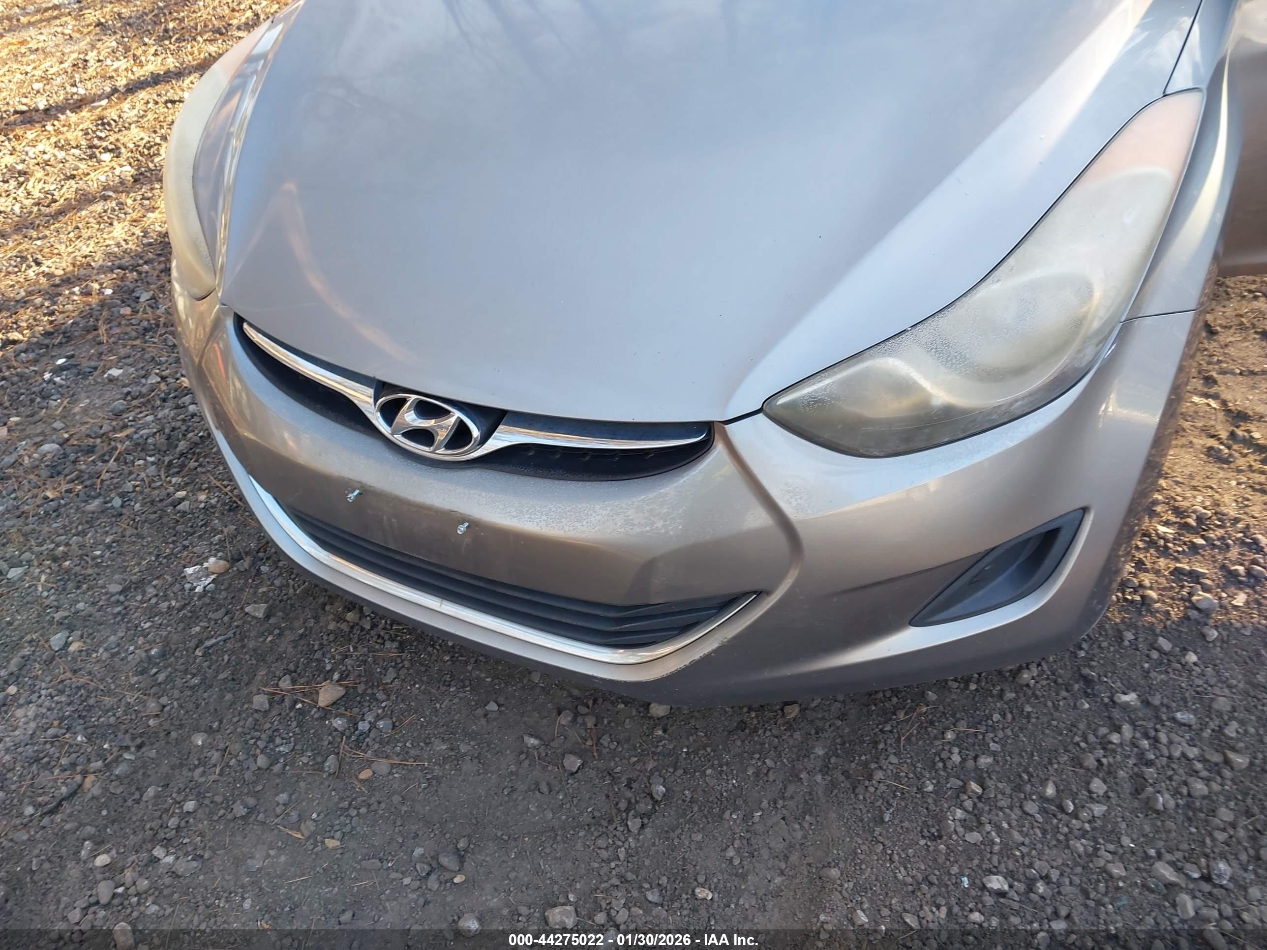 HYUNDAI ELANTRA image 6