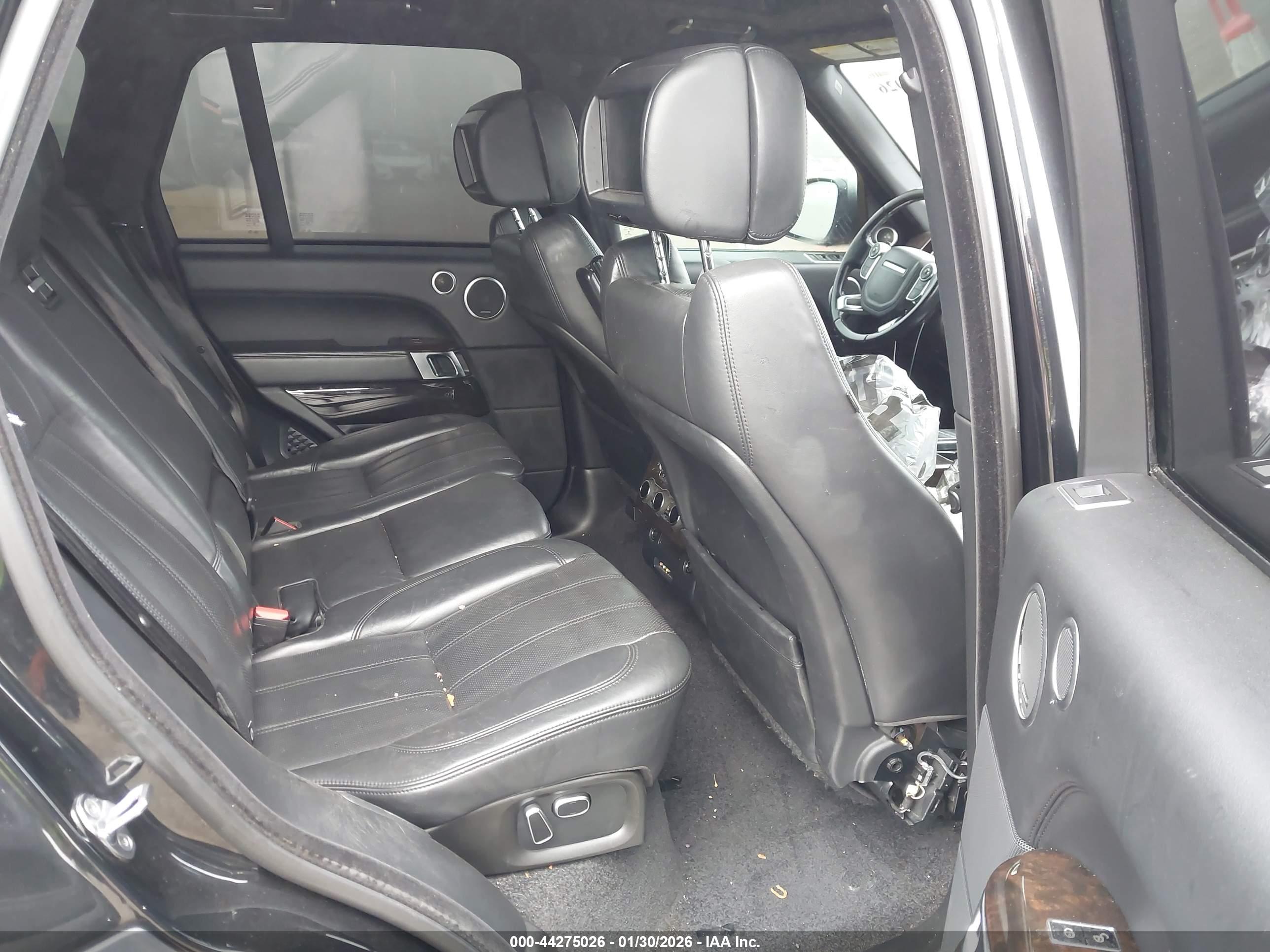 LAND ROVER image 8