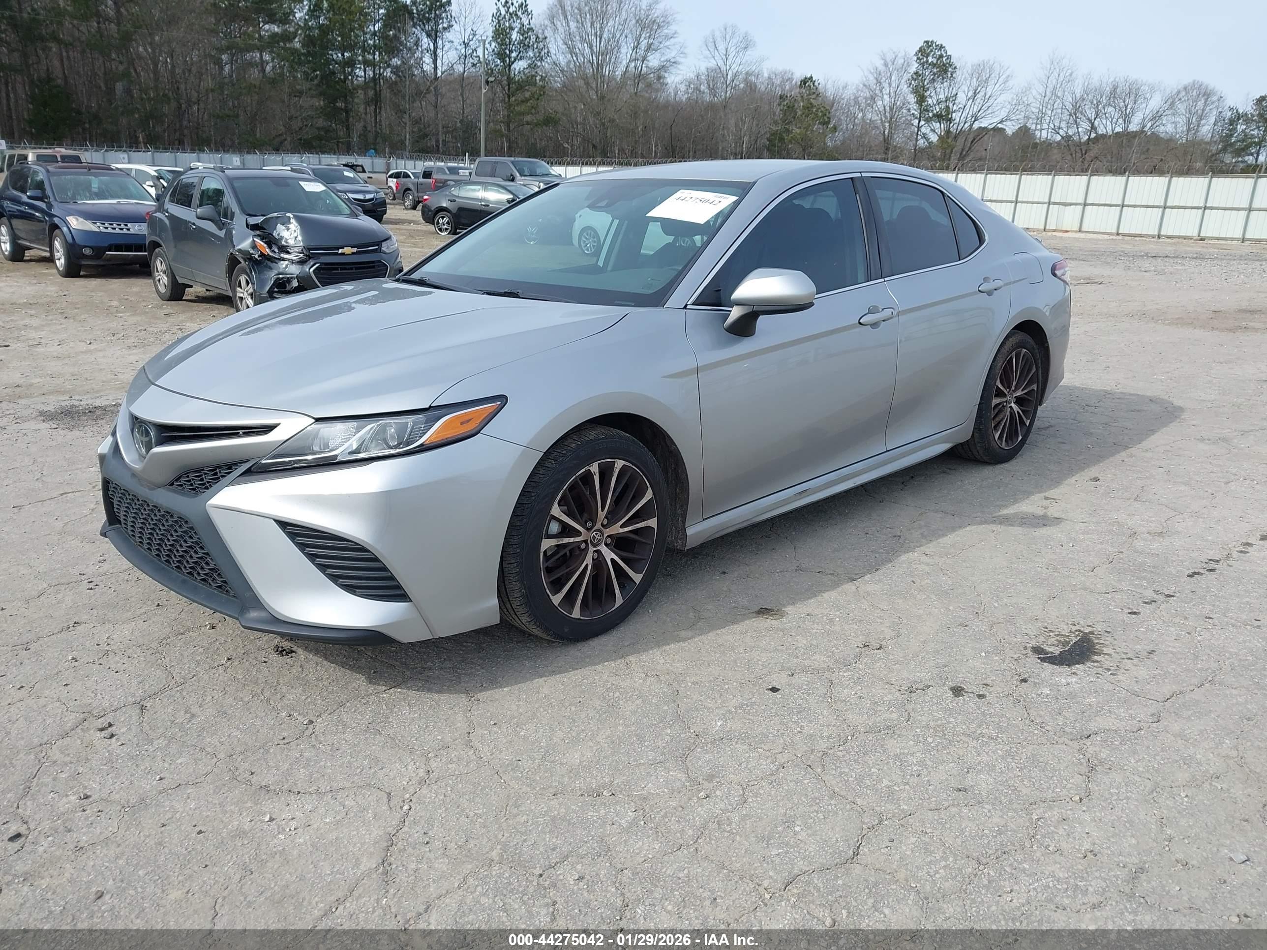 TOYOTA CAMRY image 2