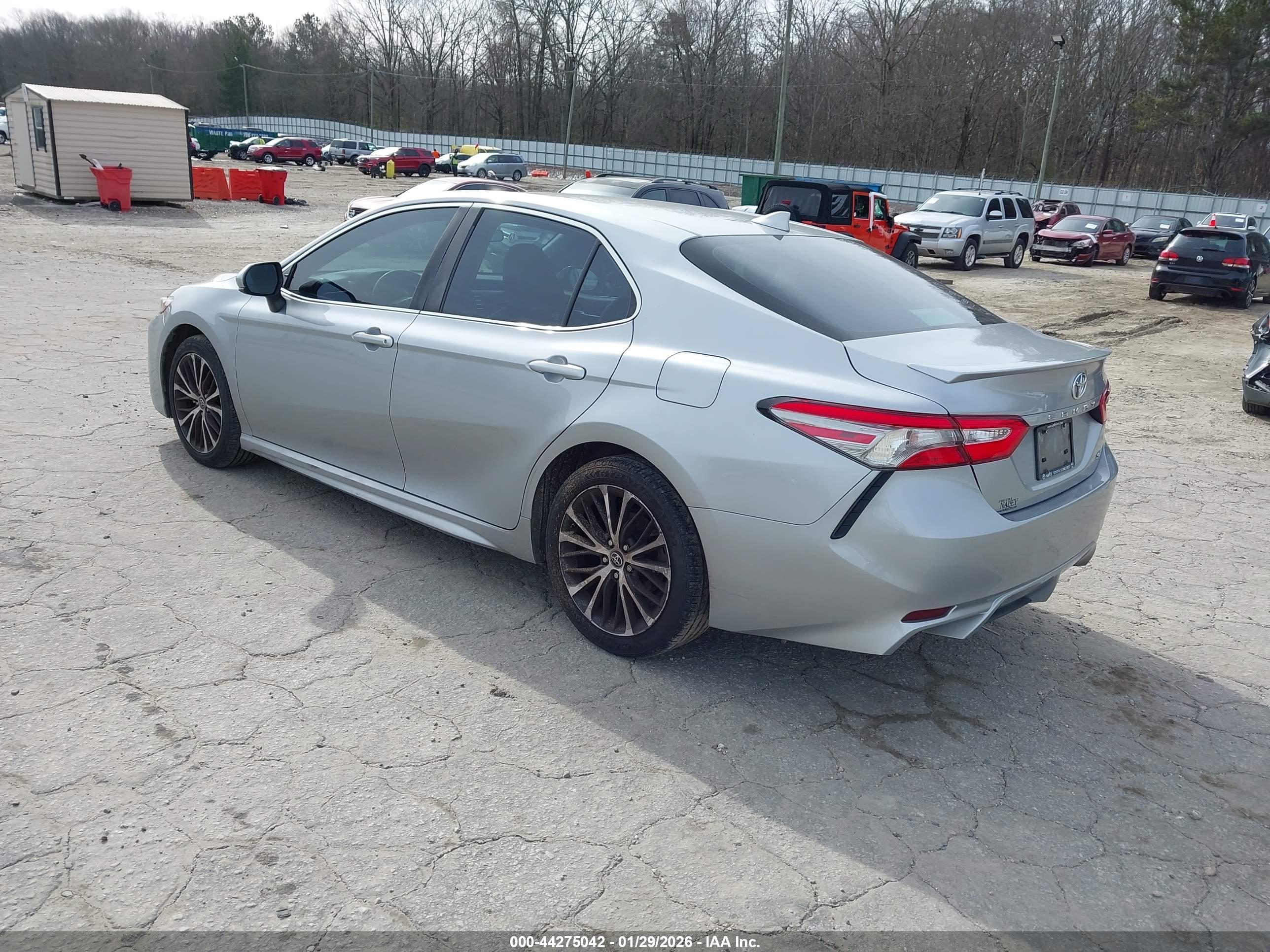 TOYOTA CAMRY image 3