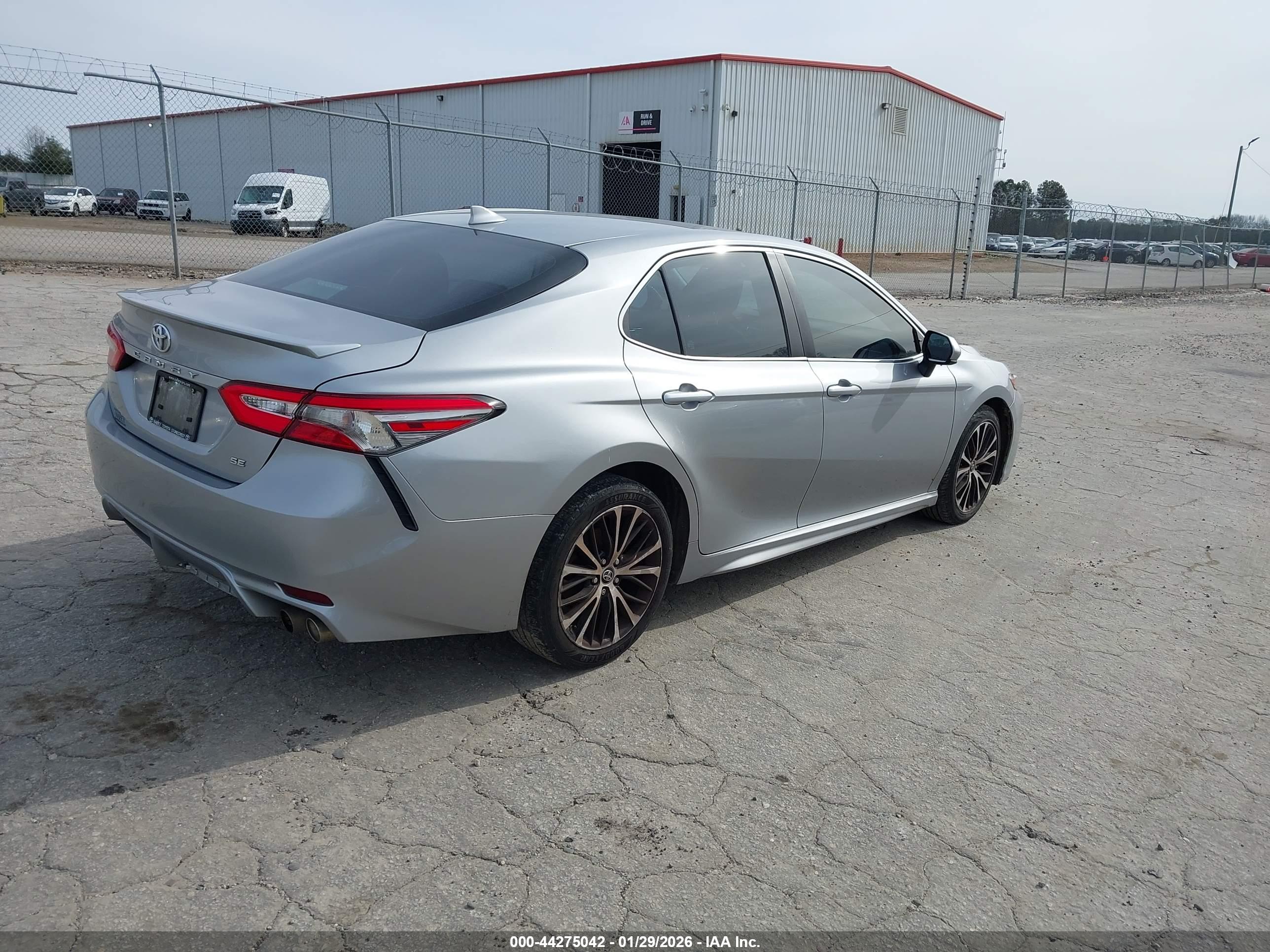 TOYOTA CAMRY image 4