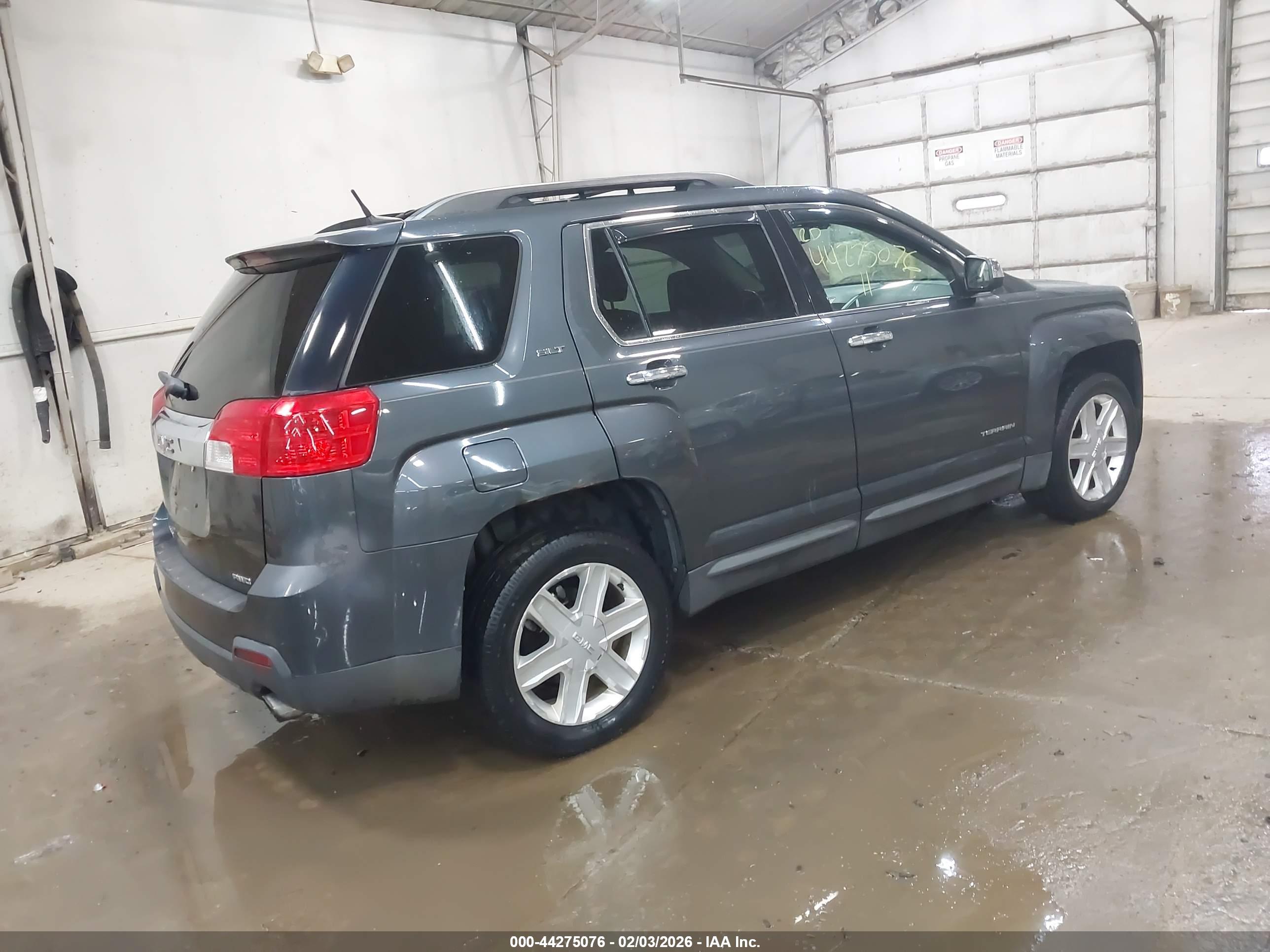 GMC TERRAIN image 4