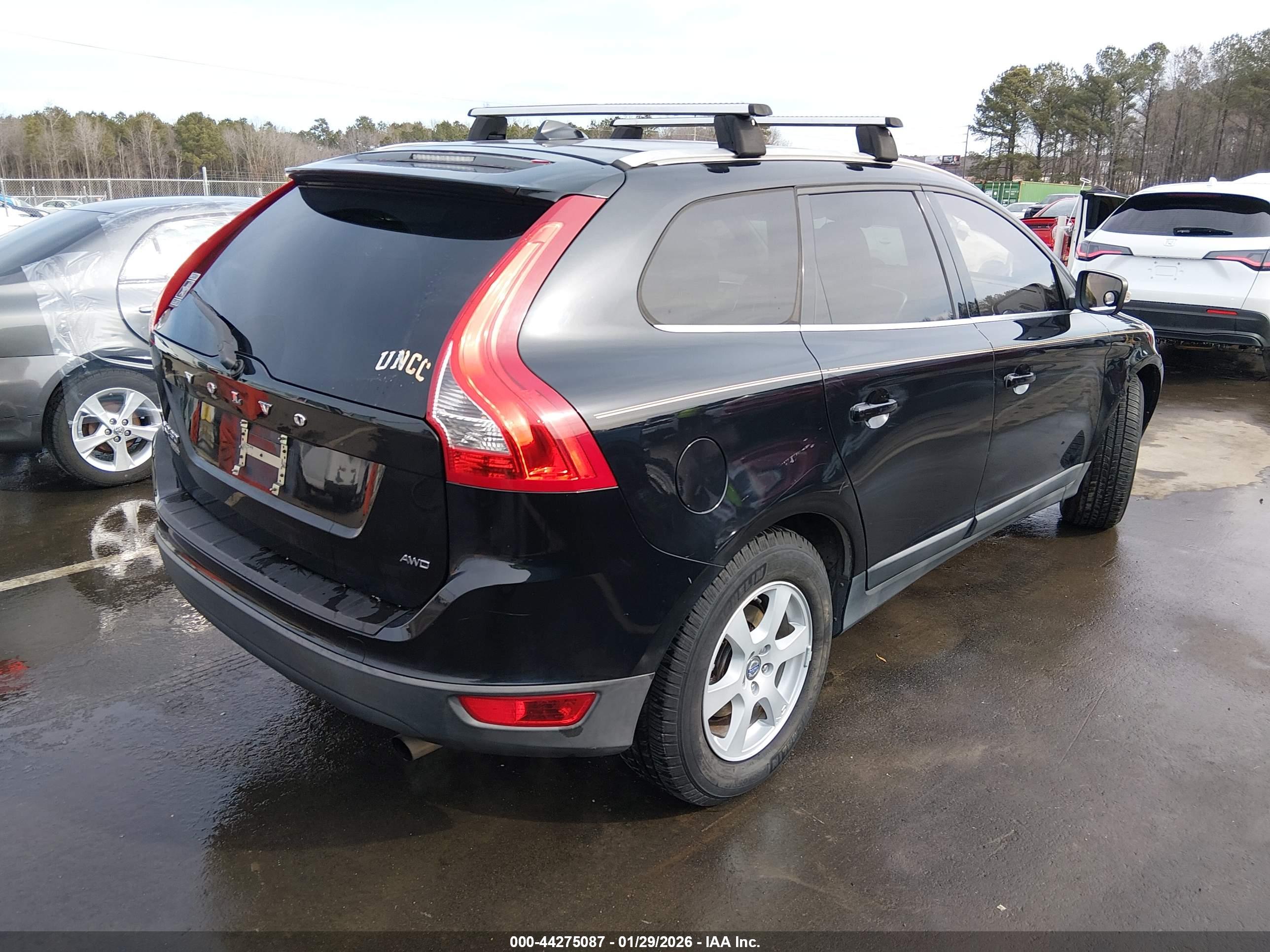 VOLVO XC60 image 4