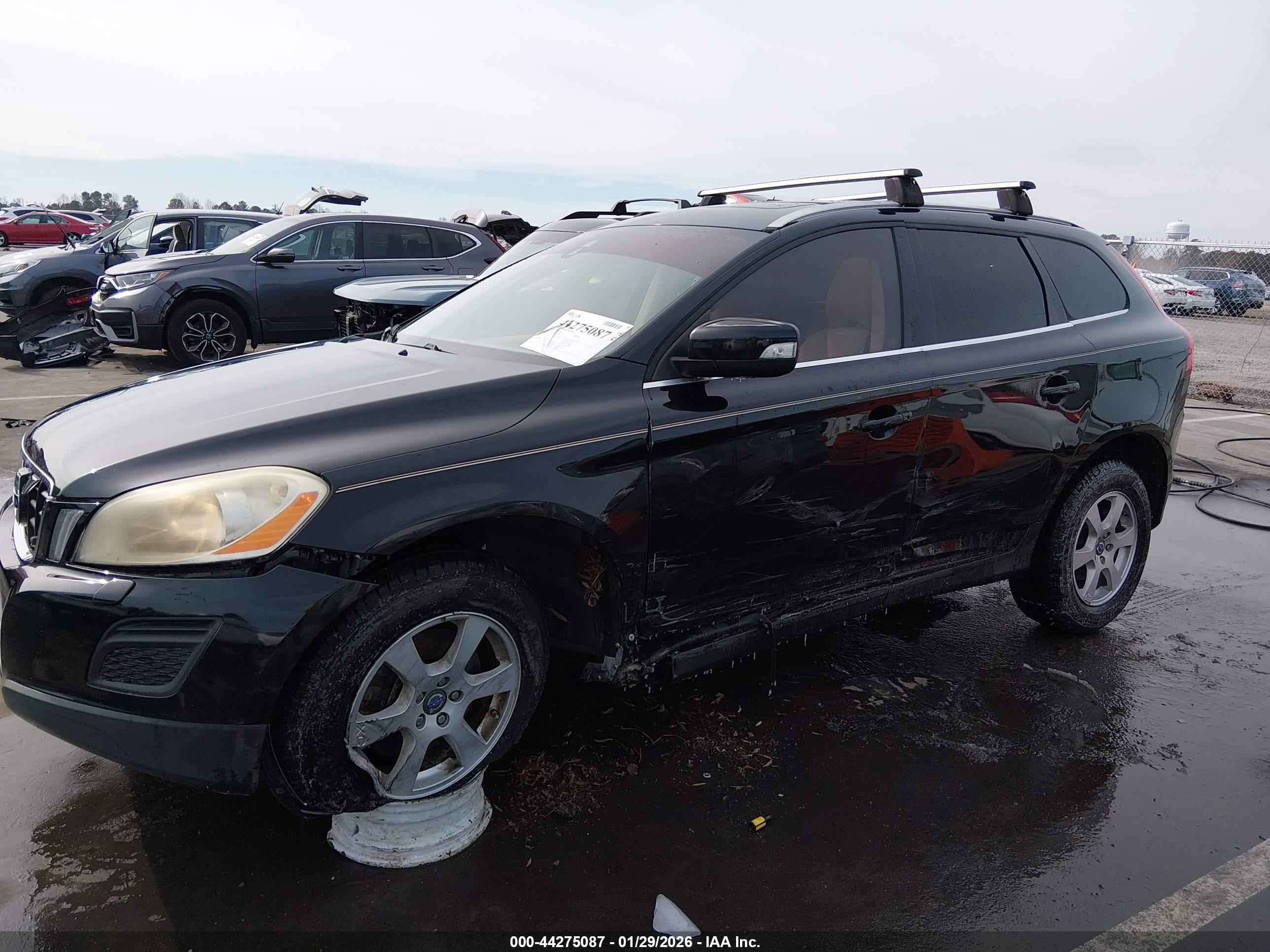 VOLVO XC60 image 6