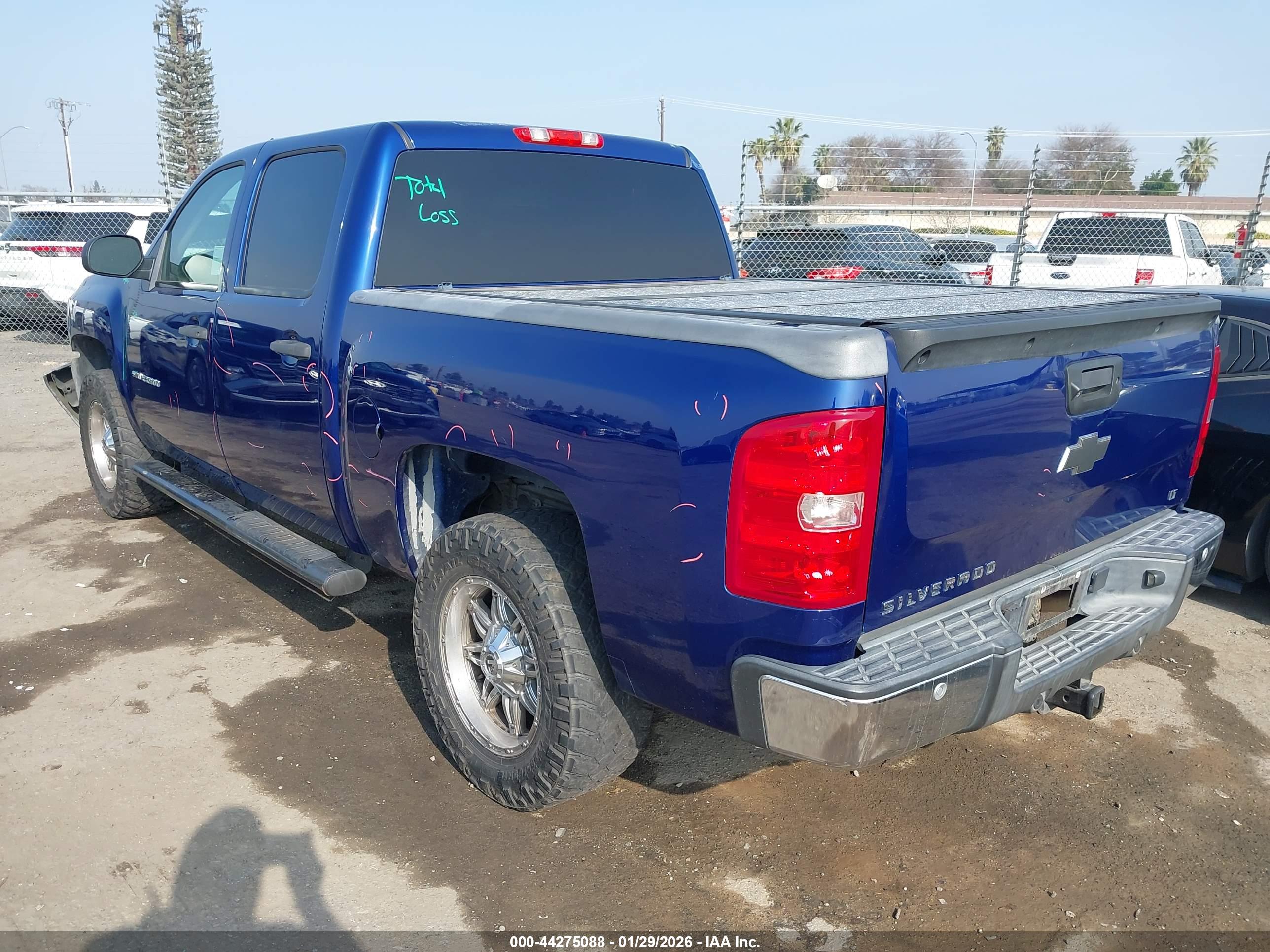 CHEVROLET SILVERADO image 3