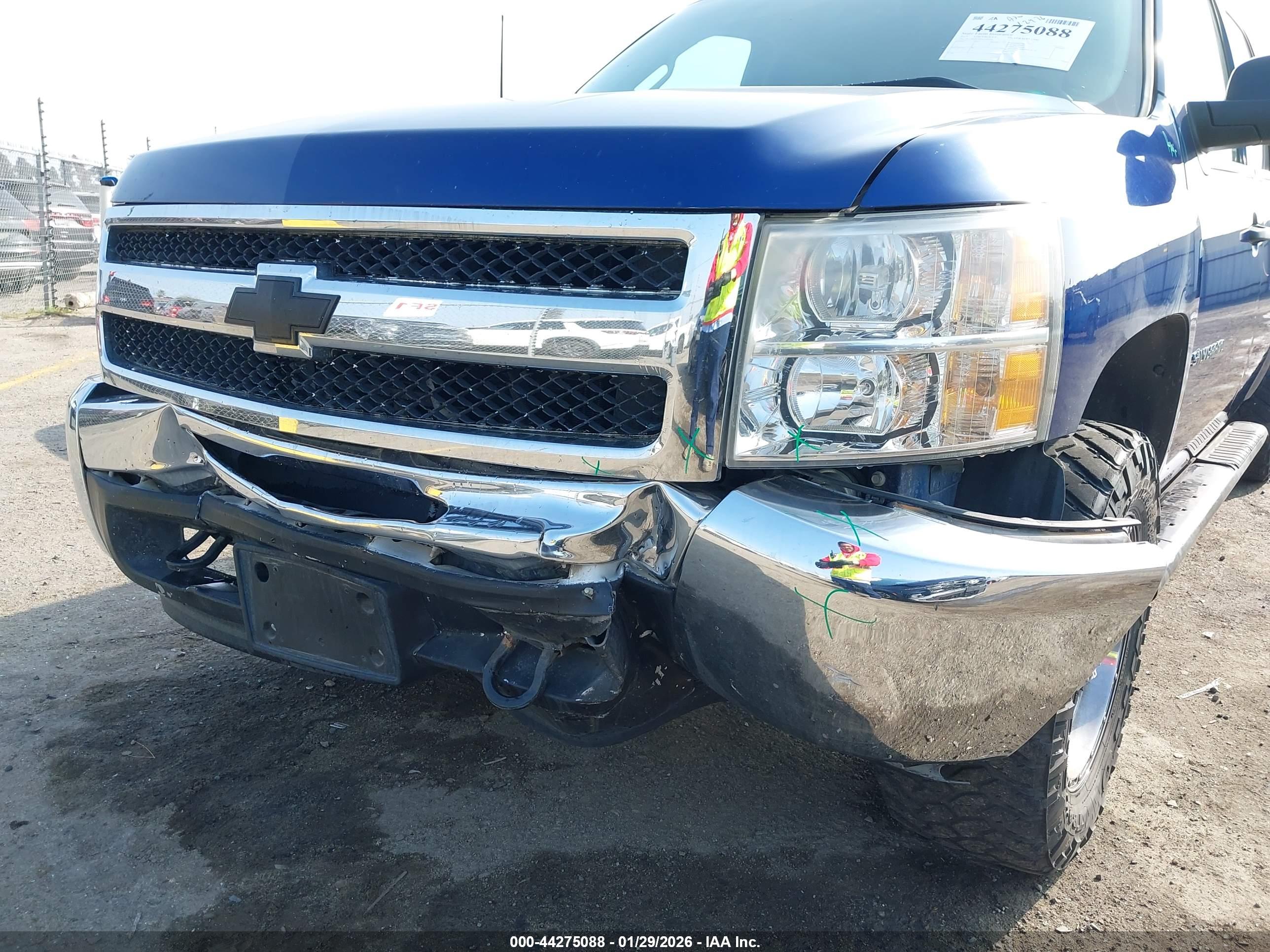 CHEVROLET SILVERADO image 6
