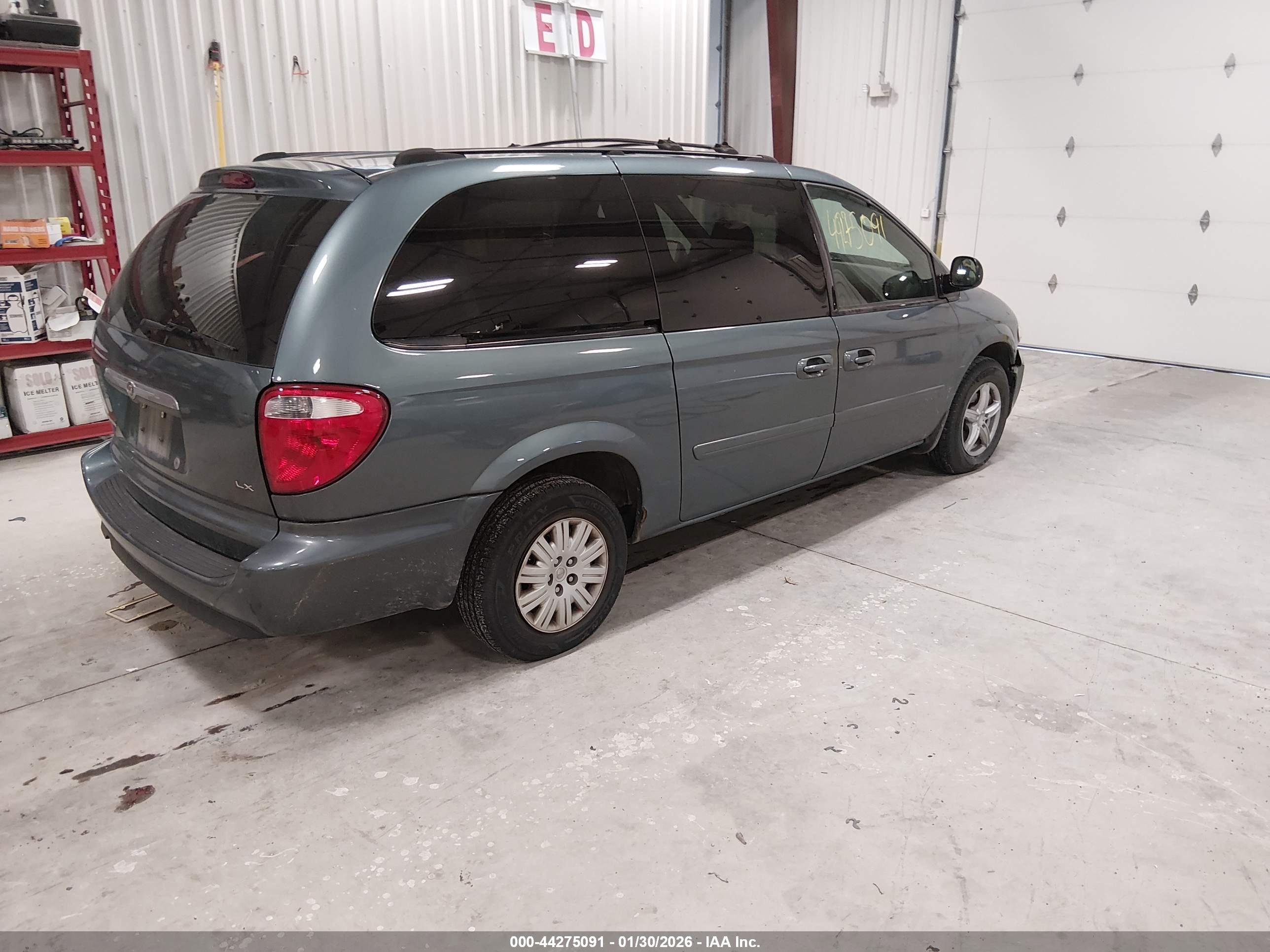 CHRYSLER TOWN image 4