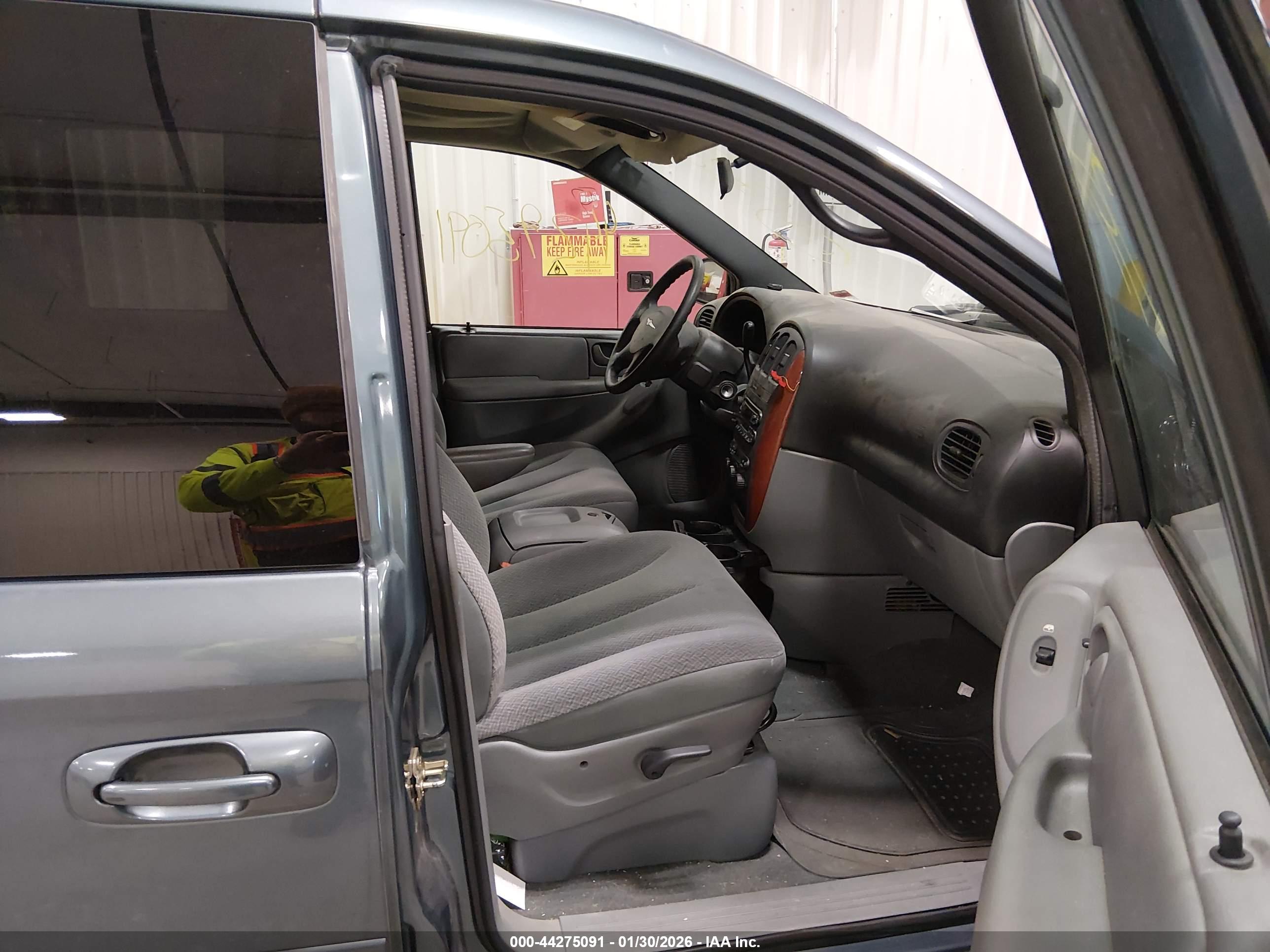 CHRYSLER TOWN image 5