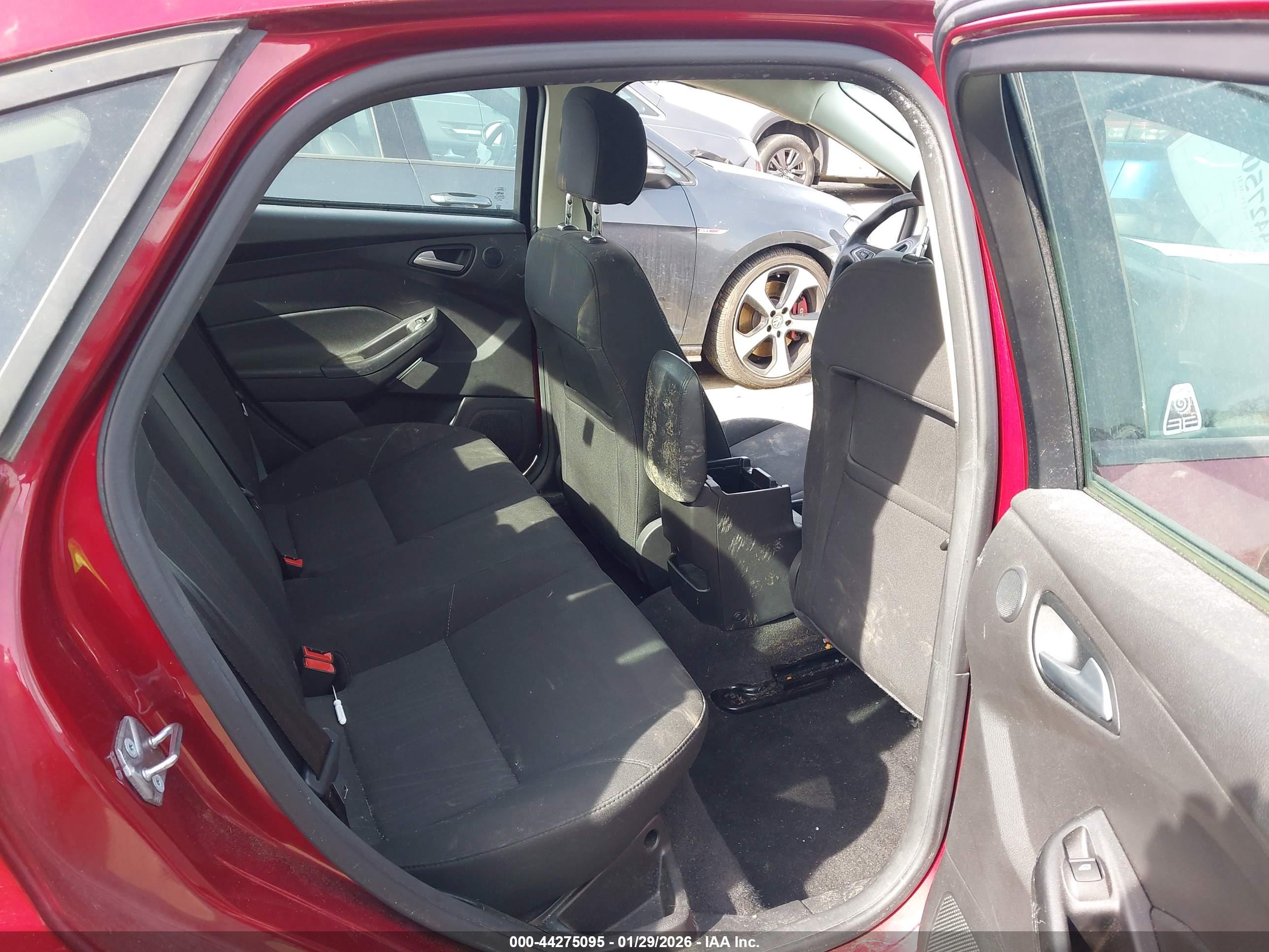 FORD FOCUS image 8