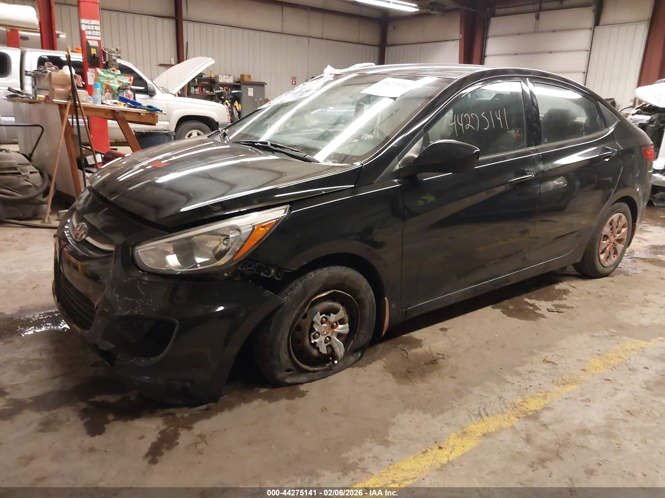 HYUNDAI ACCENT image 2