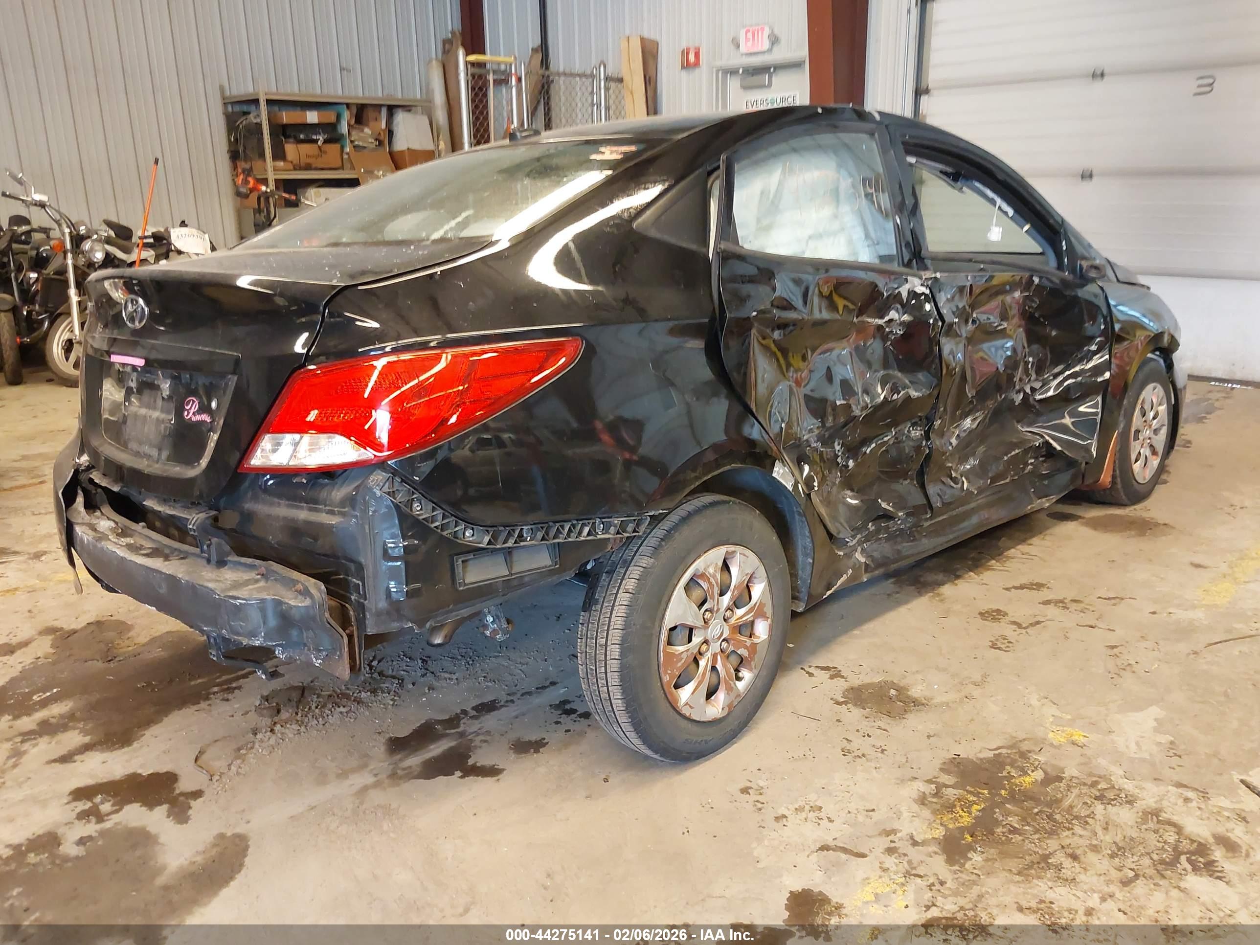 HYUNDAI ACCENT image 4
