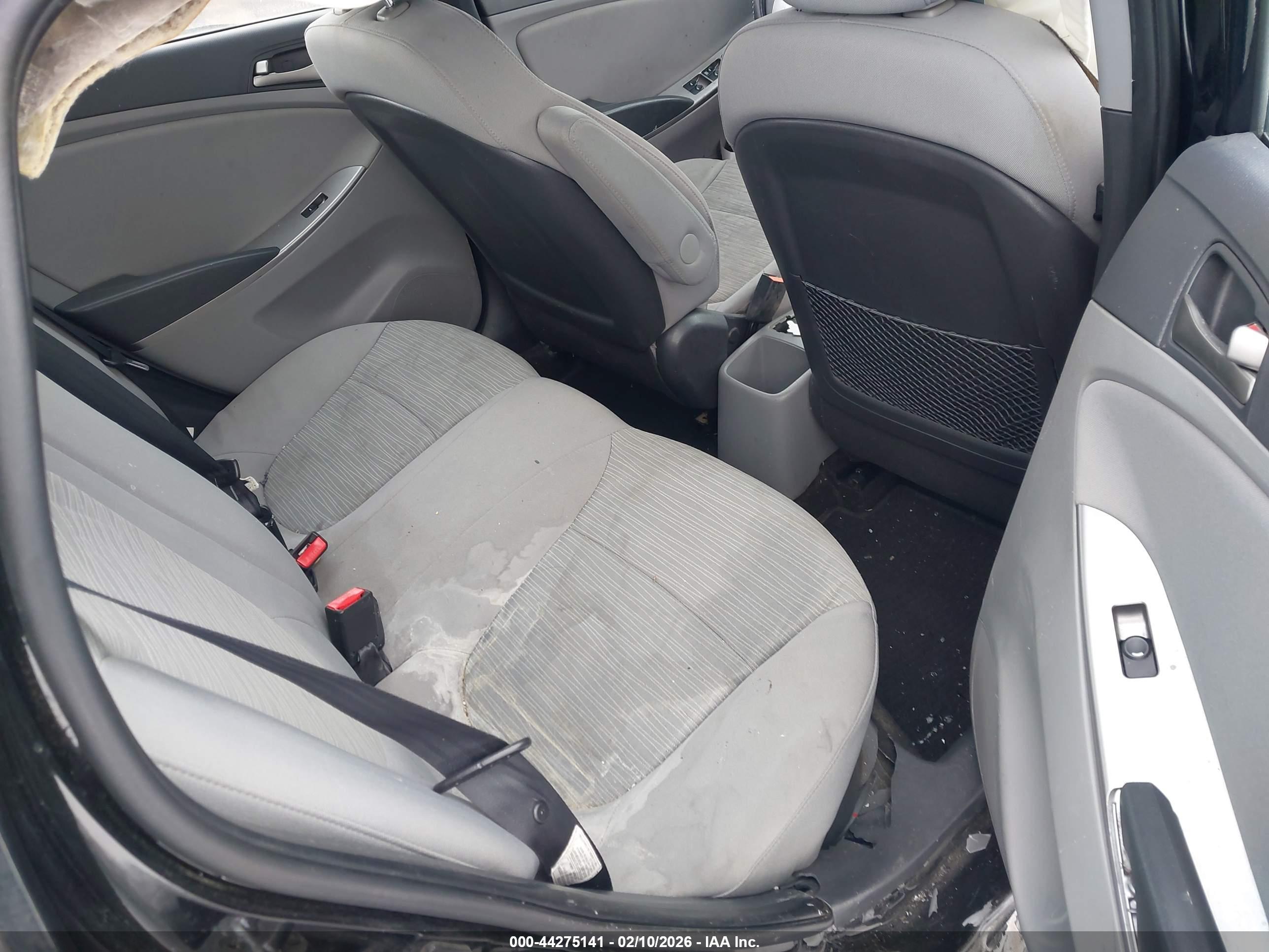 HYUNDAI ACCENT image 8