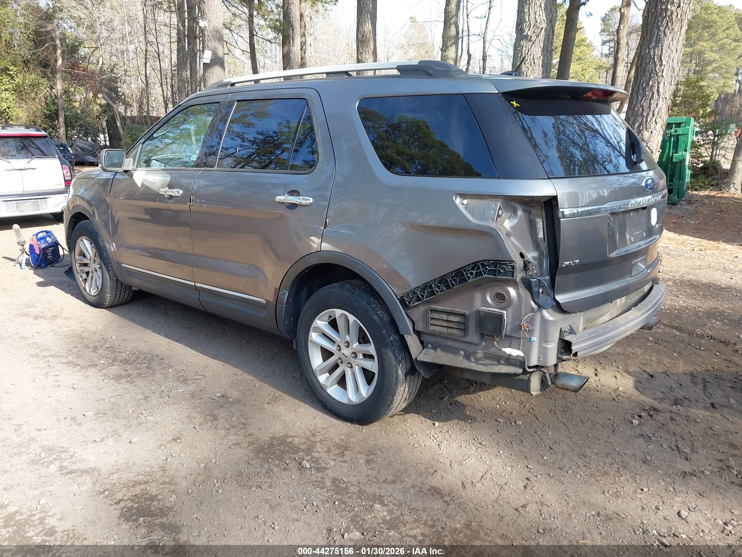 FORD EXPLORER image 3