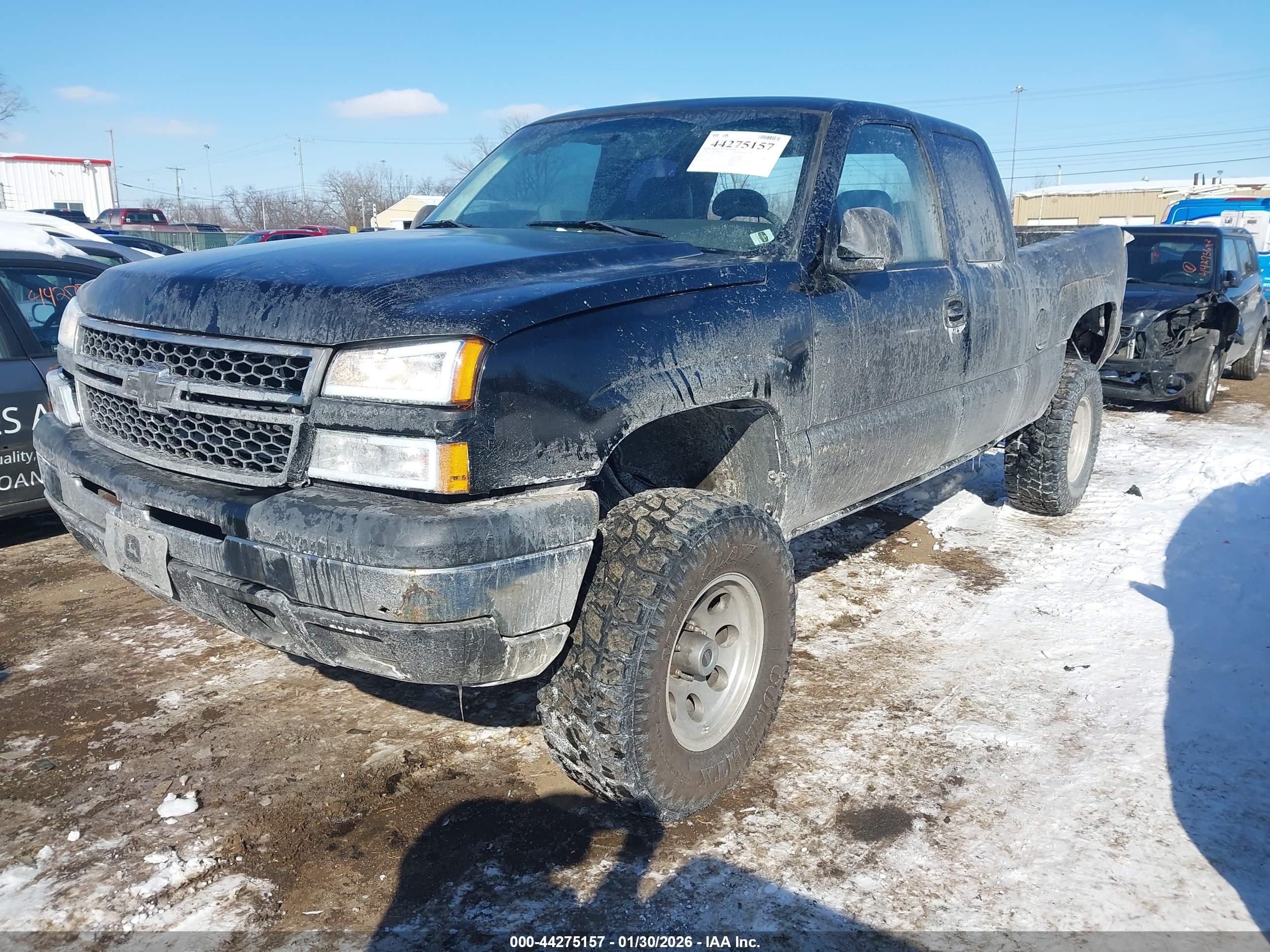 CHEVROLET SILVERADO image 2