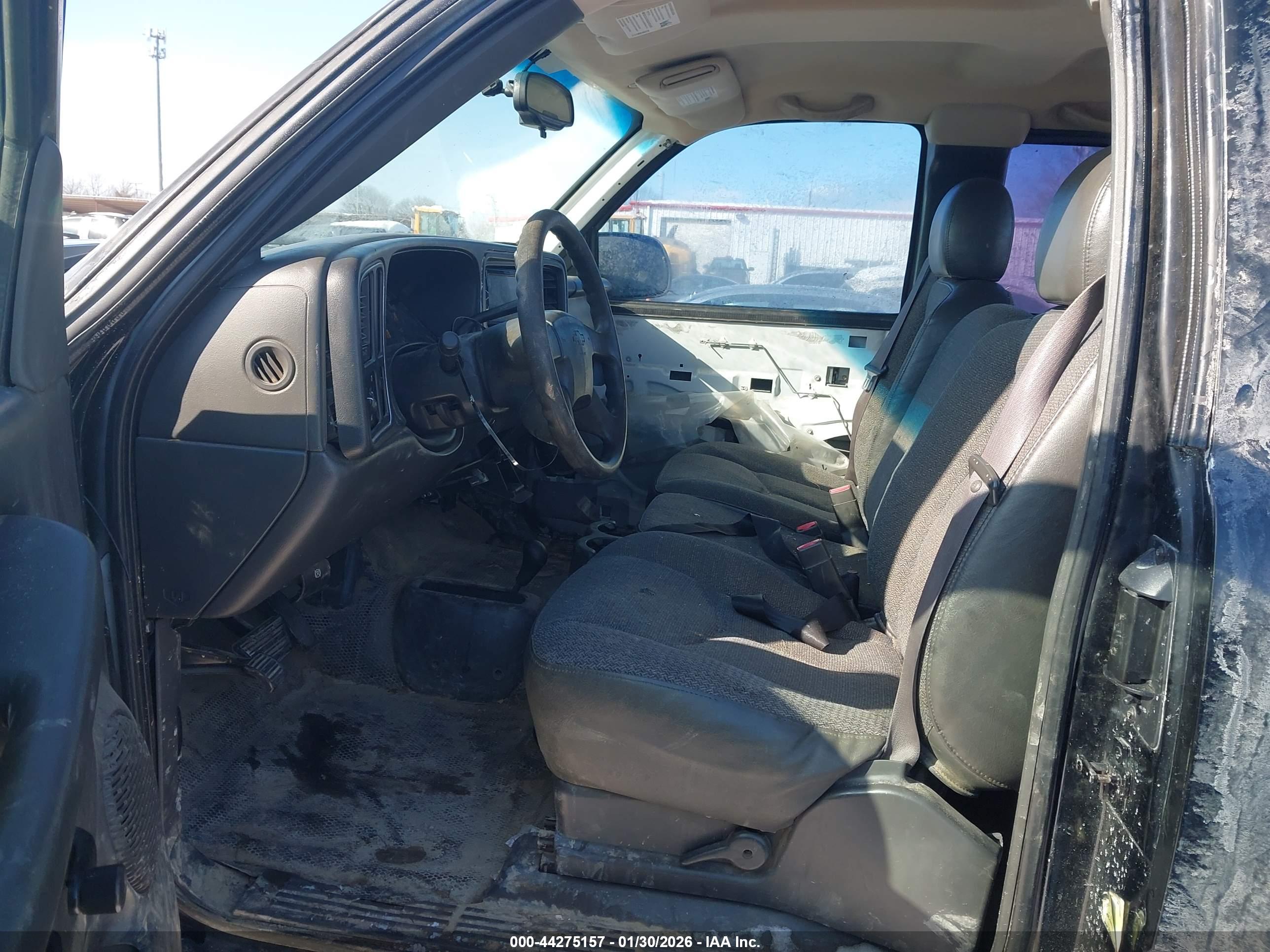 CHEVROLET SILVERADO image 5