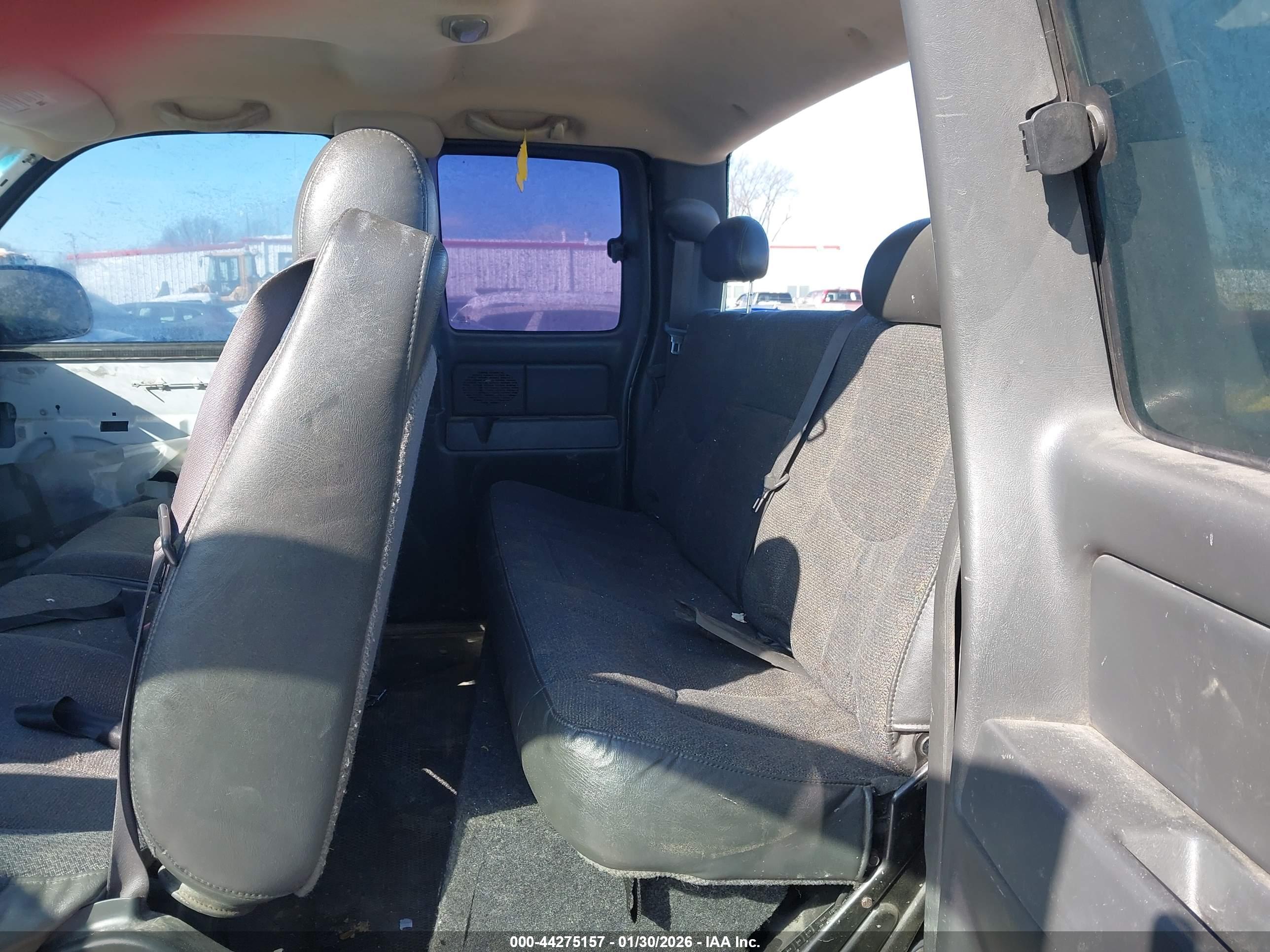 CHEVROLET SILVERADO image 8