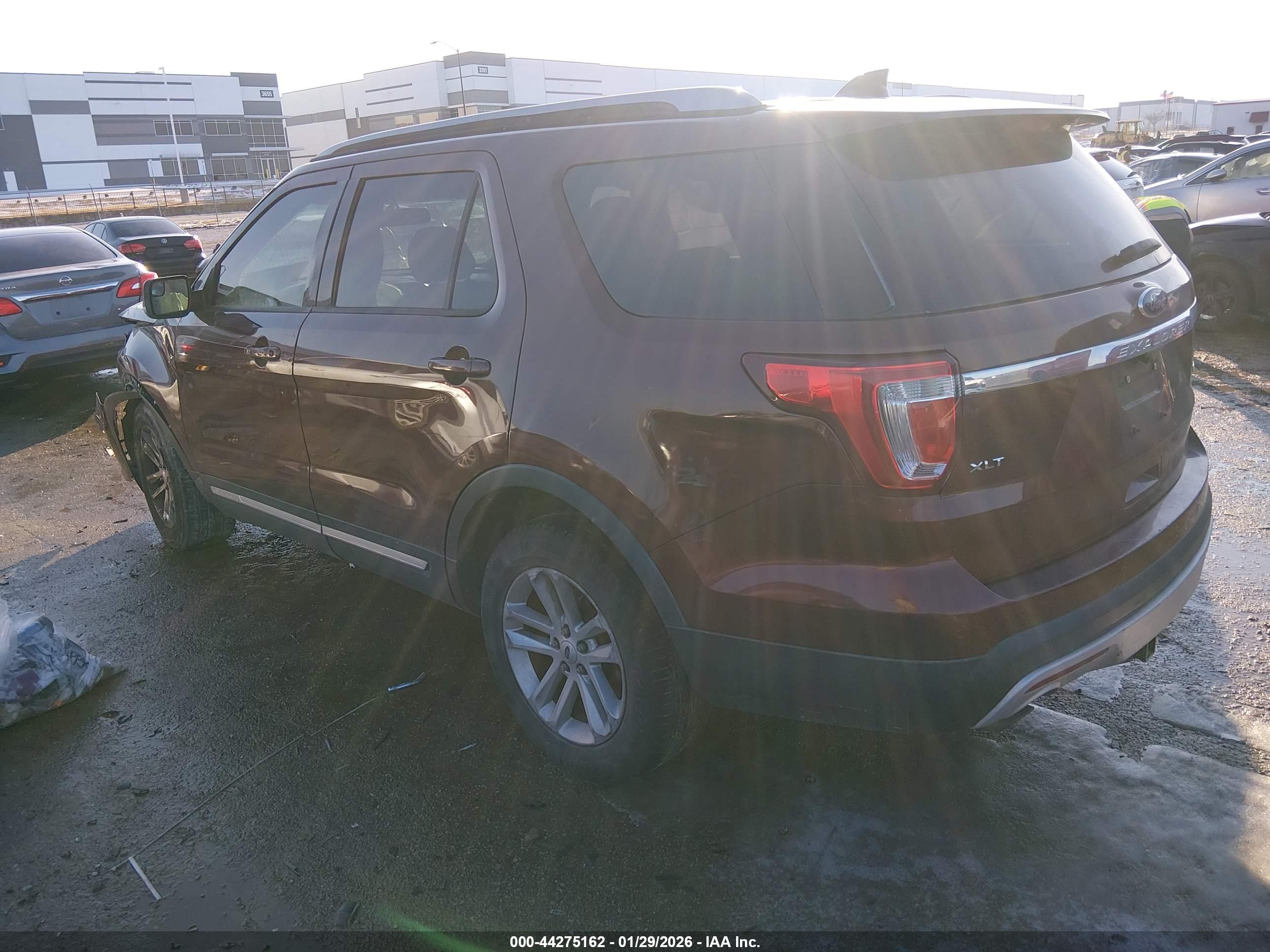 FORD EXPLORER image 3