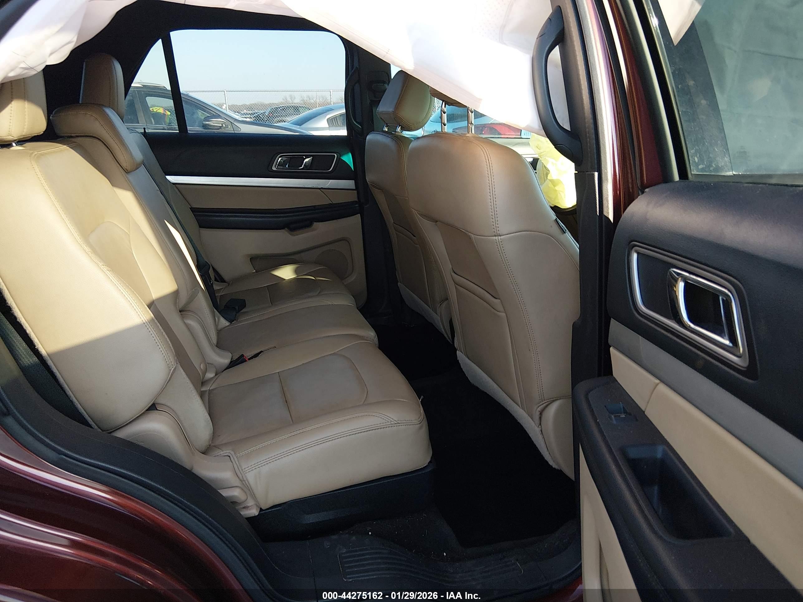 FORD EXPLORER image 8