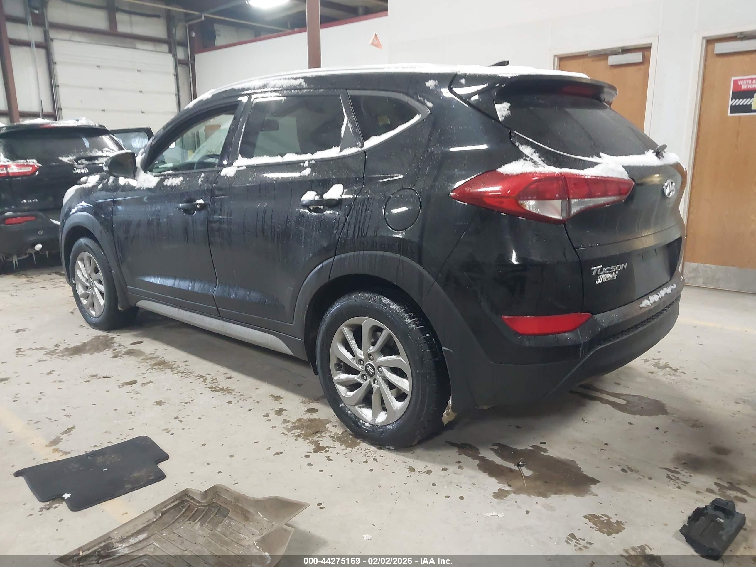 HYUNDAI TUCSON image 3