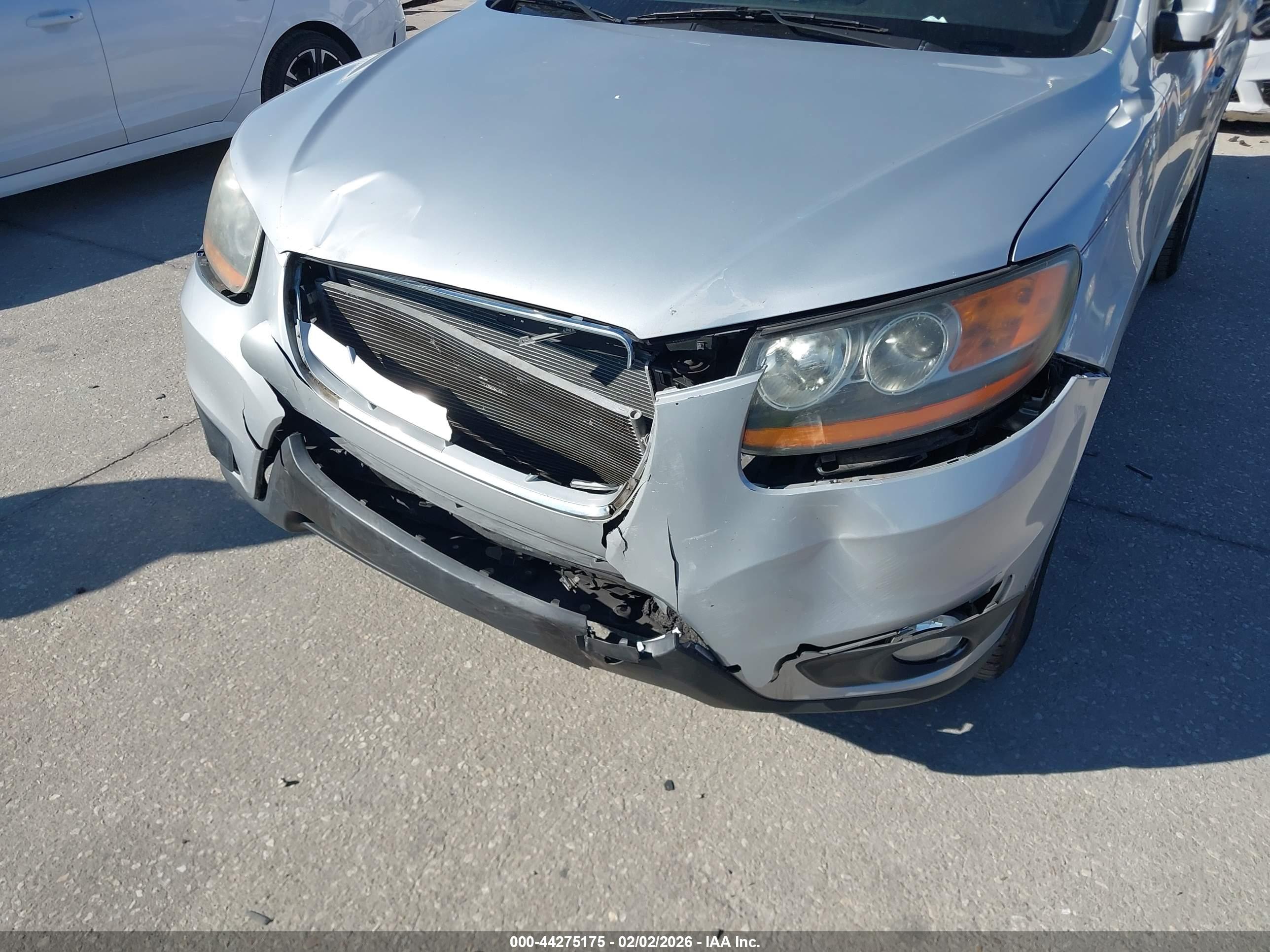 HYUNDAI SANTA image 6
