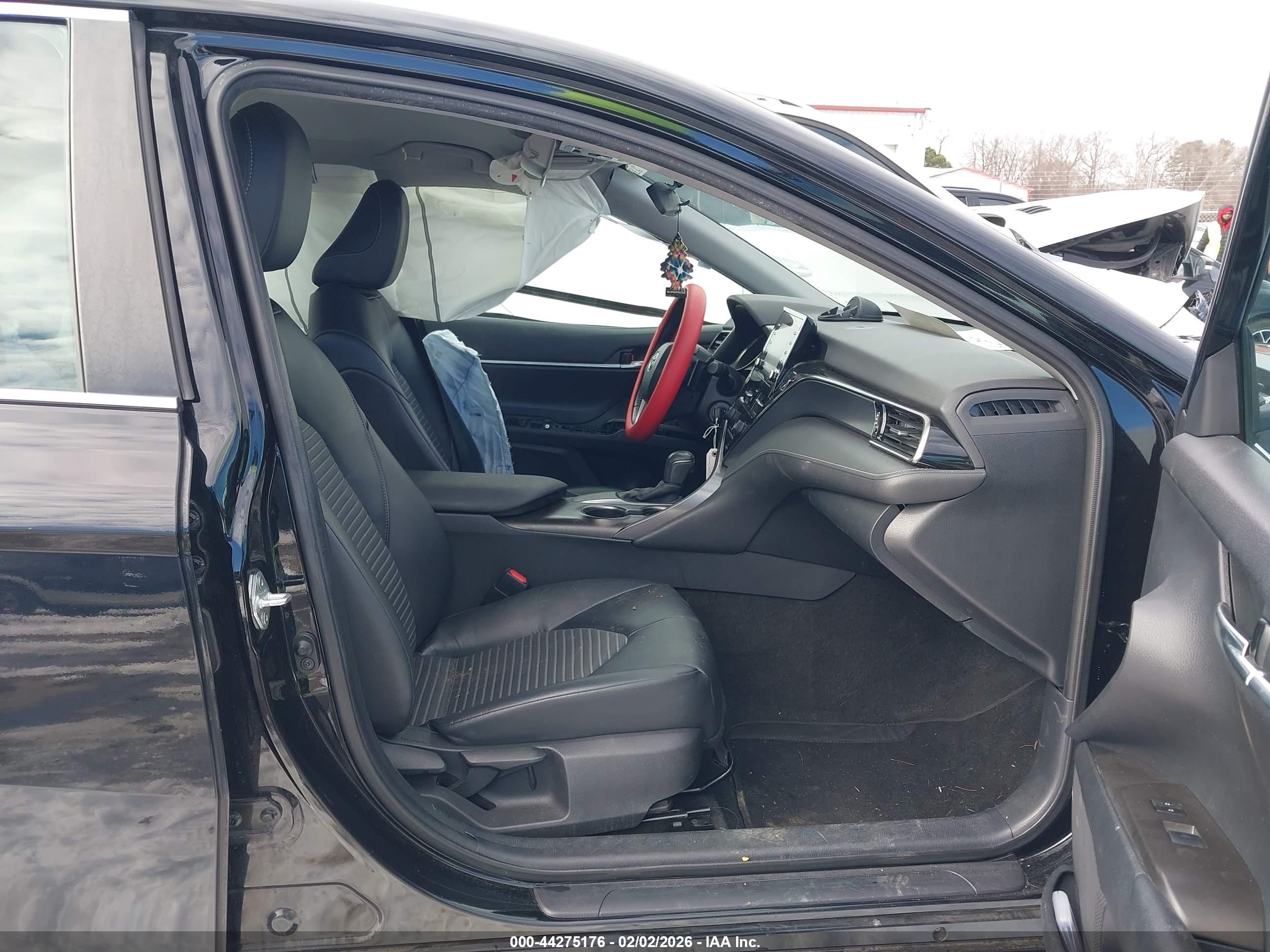 TOYOTA CAMRY image 5