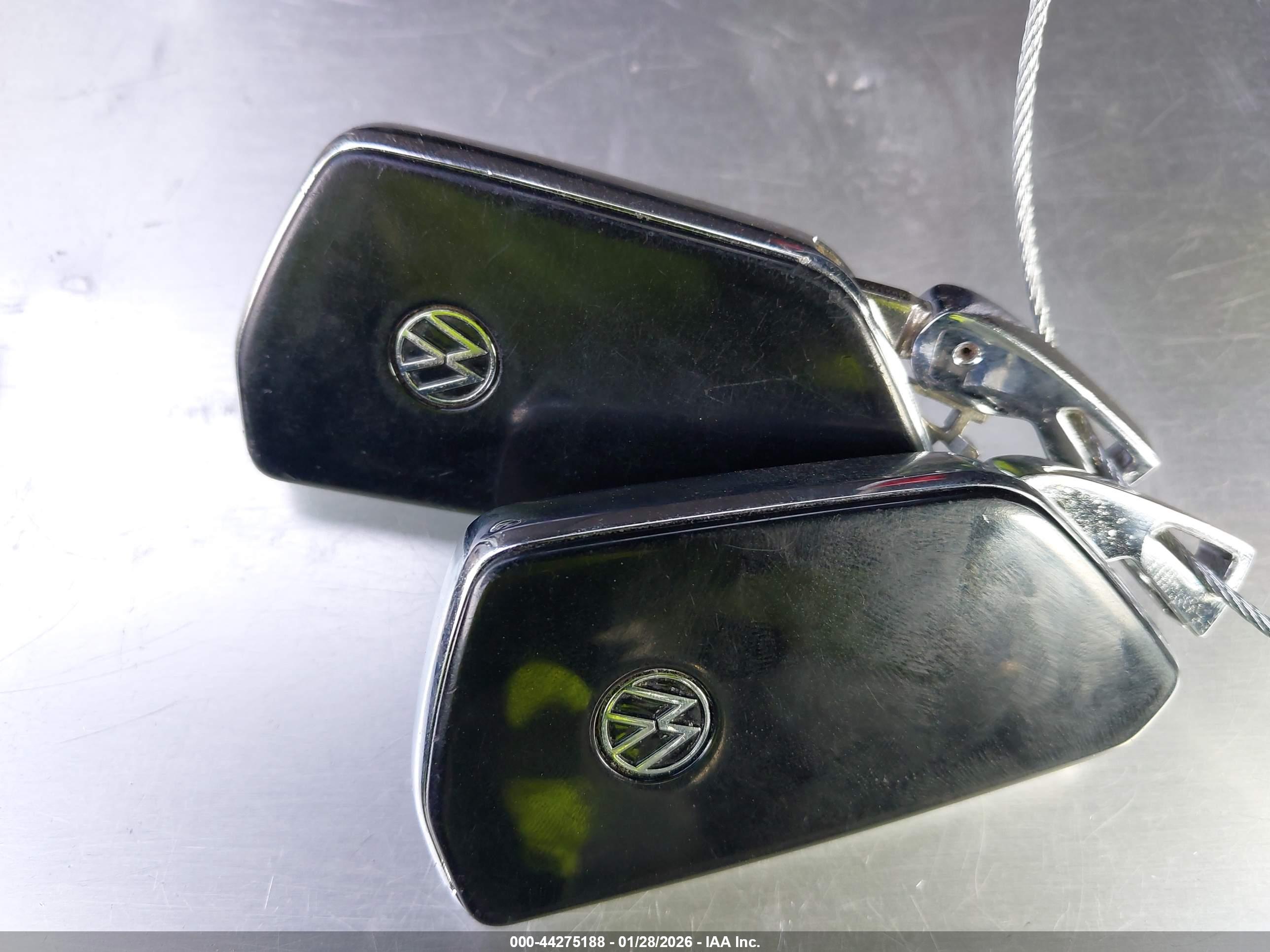 VOLKSWAGEN ID.4 image 11