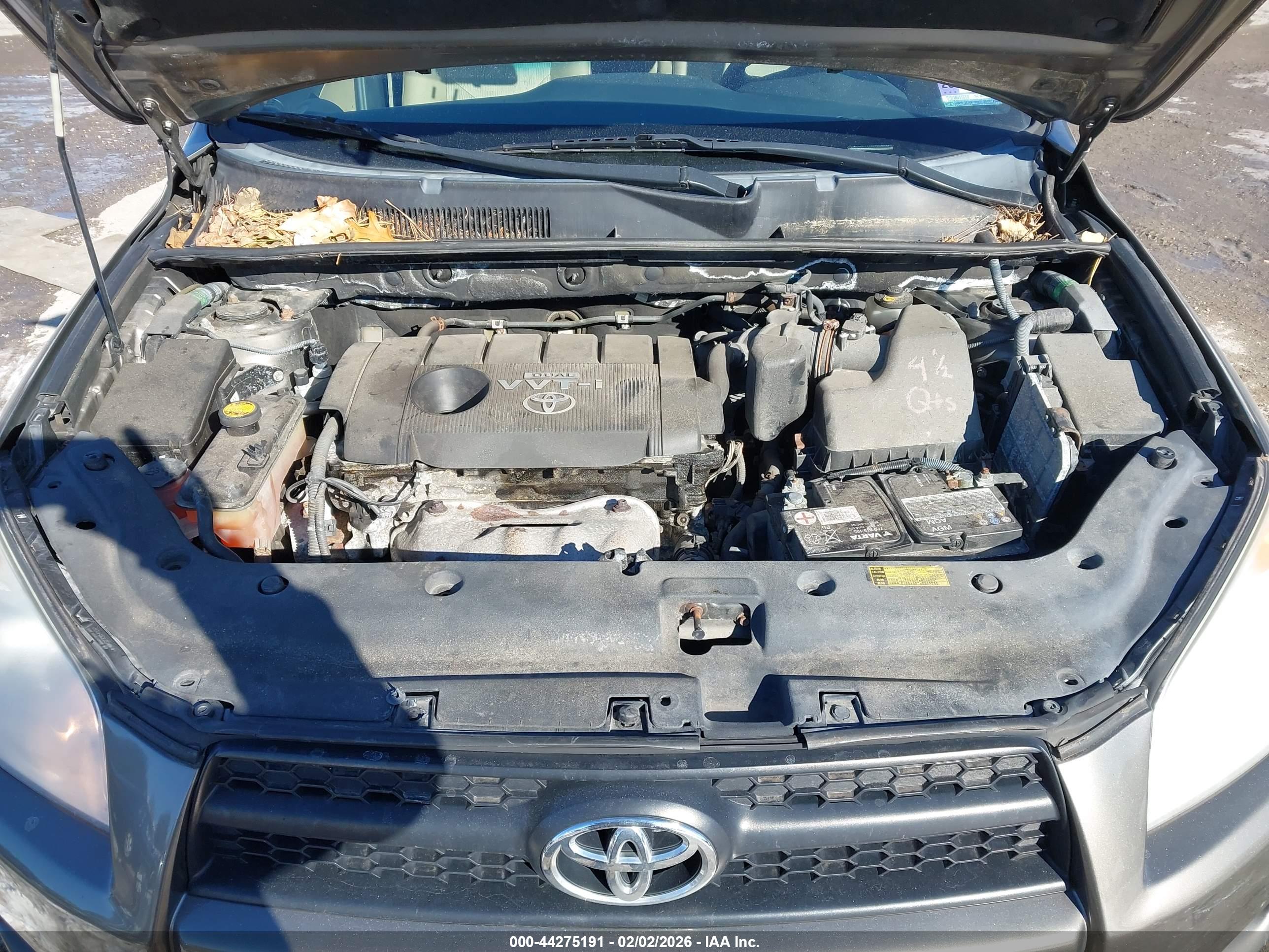 TOYOTA RAV4 image 10