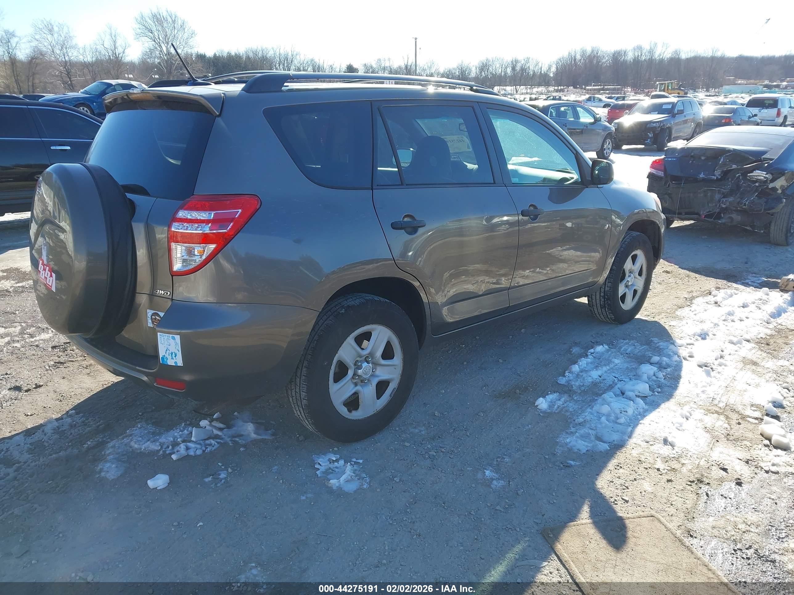 TOYOTA RAV4 image 4