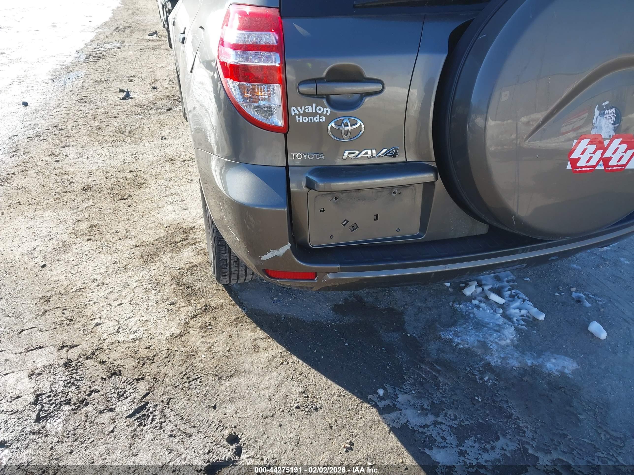 TOYOTA RAV4 image 6