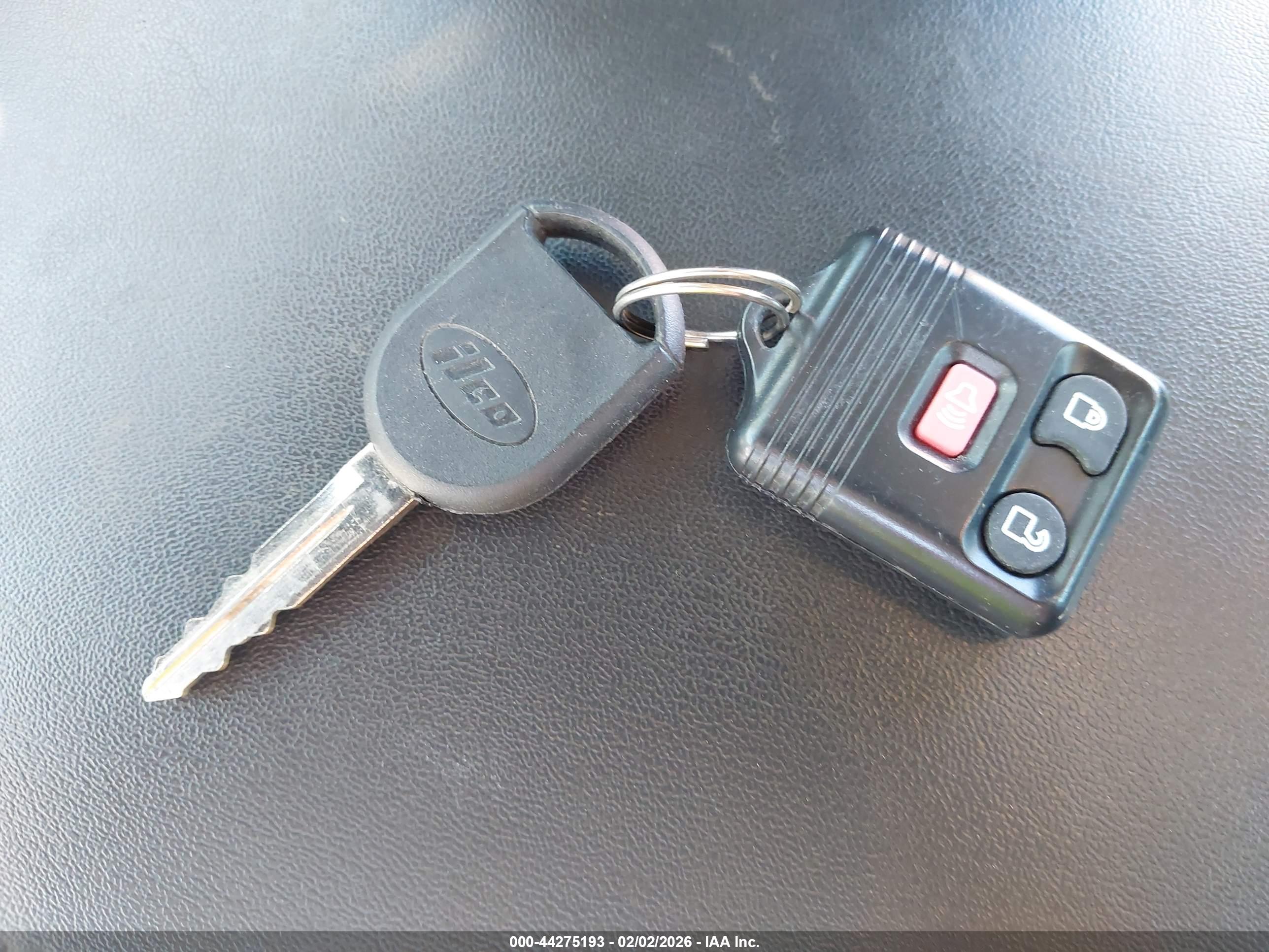 FORD TAURUS image 11