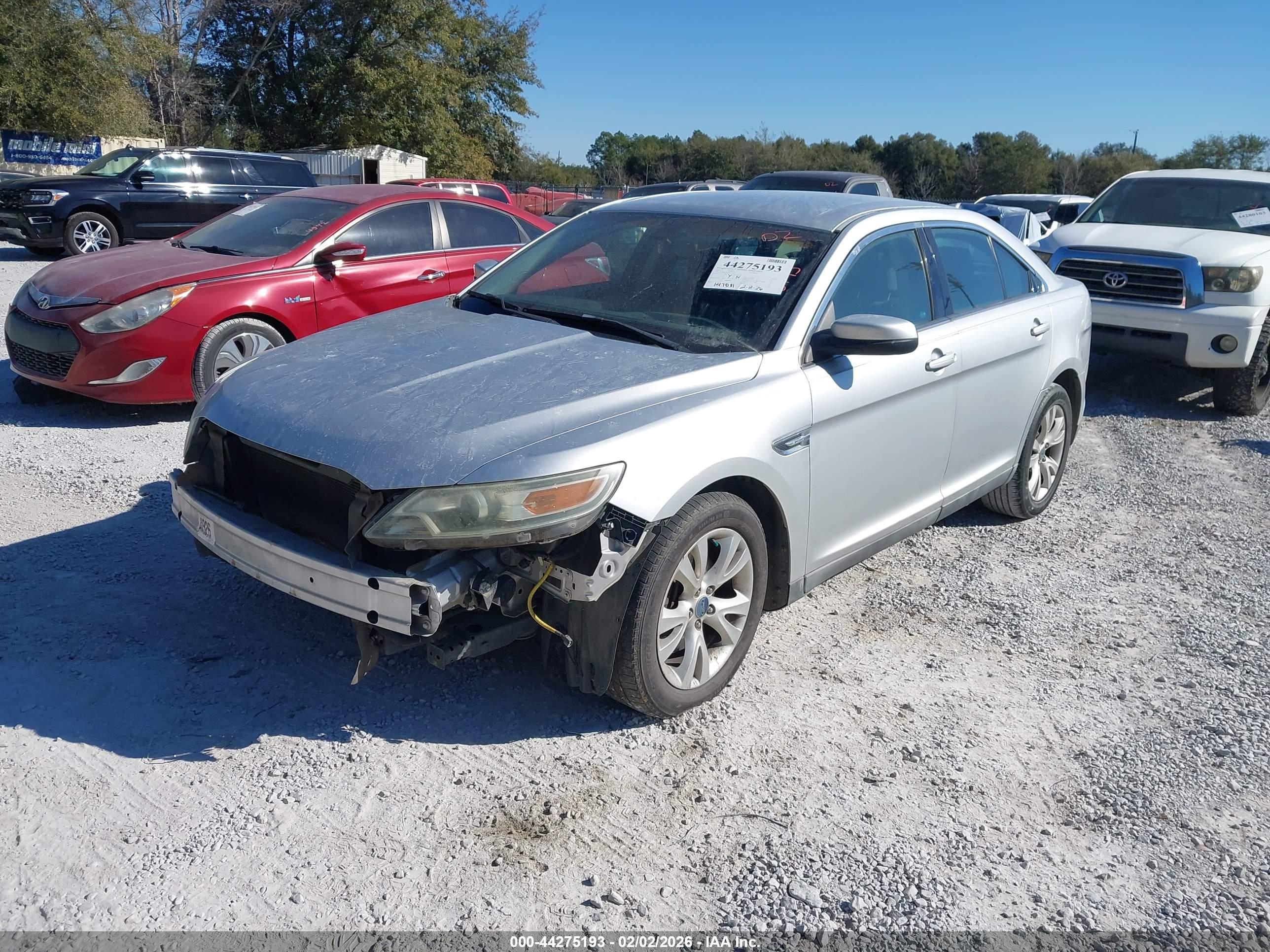 FORD TAURUS image 2