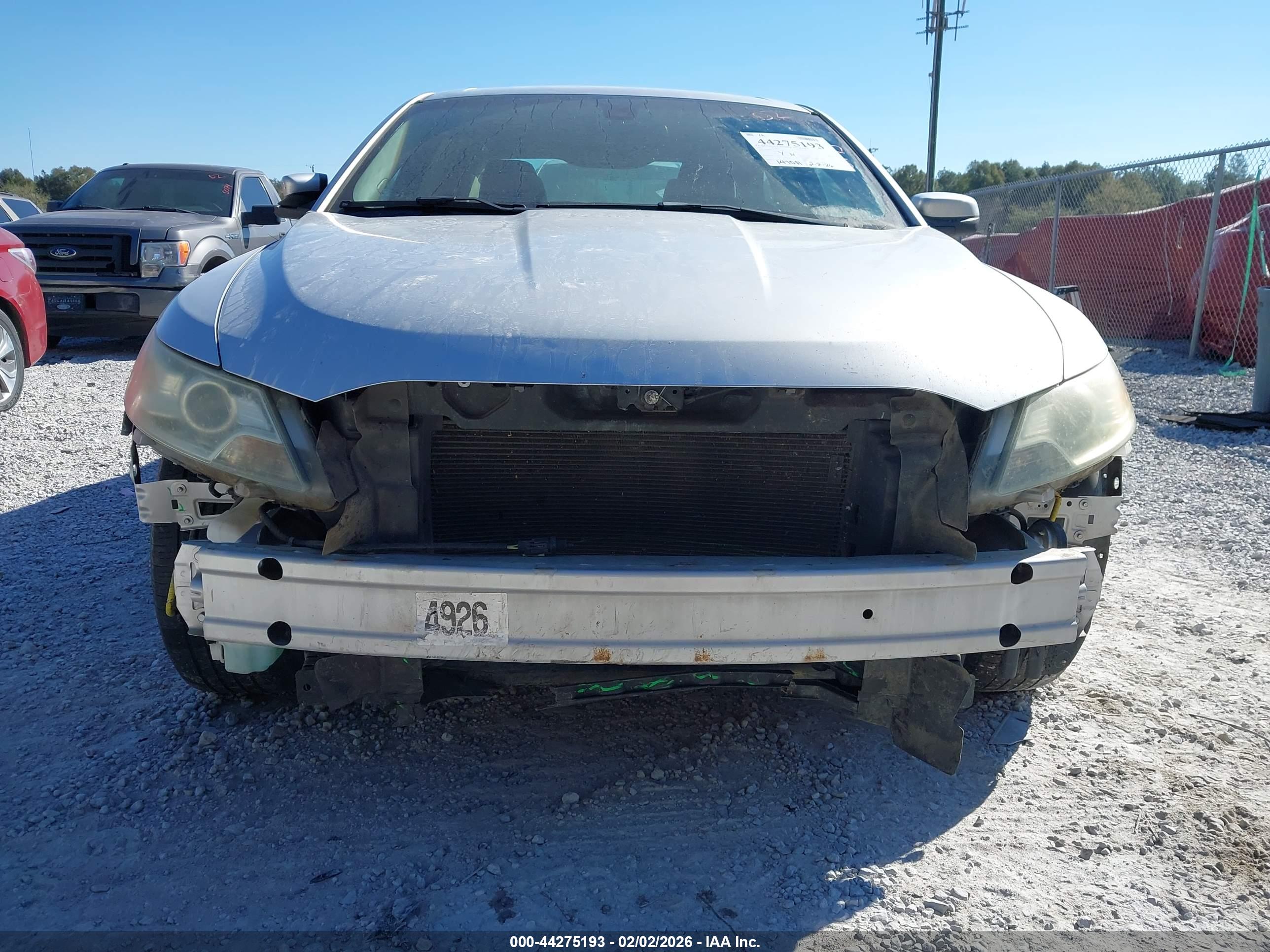 FORD TAURUS image 6