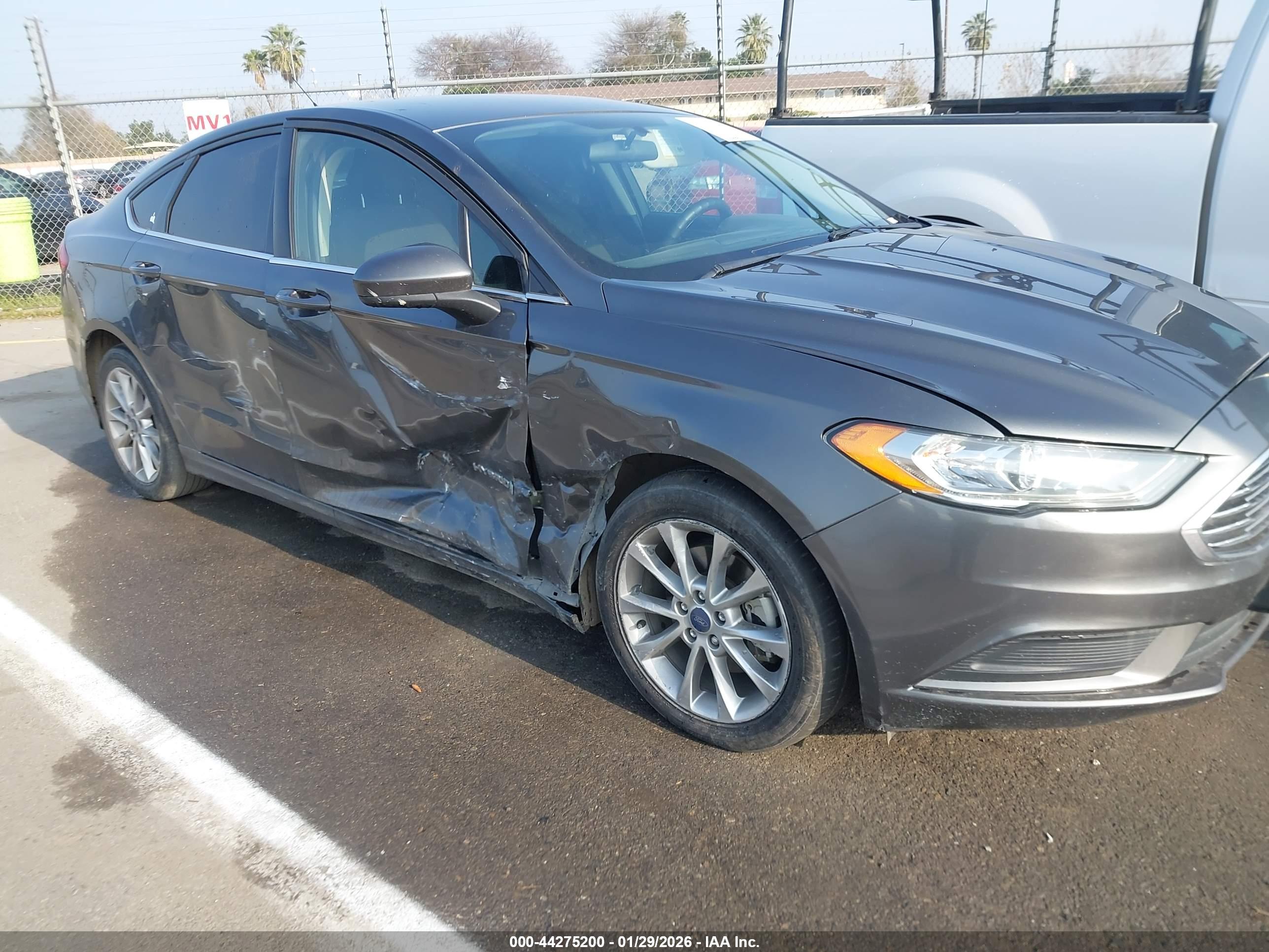 FORD FUSION image 6
