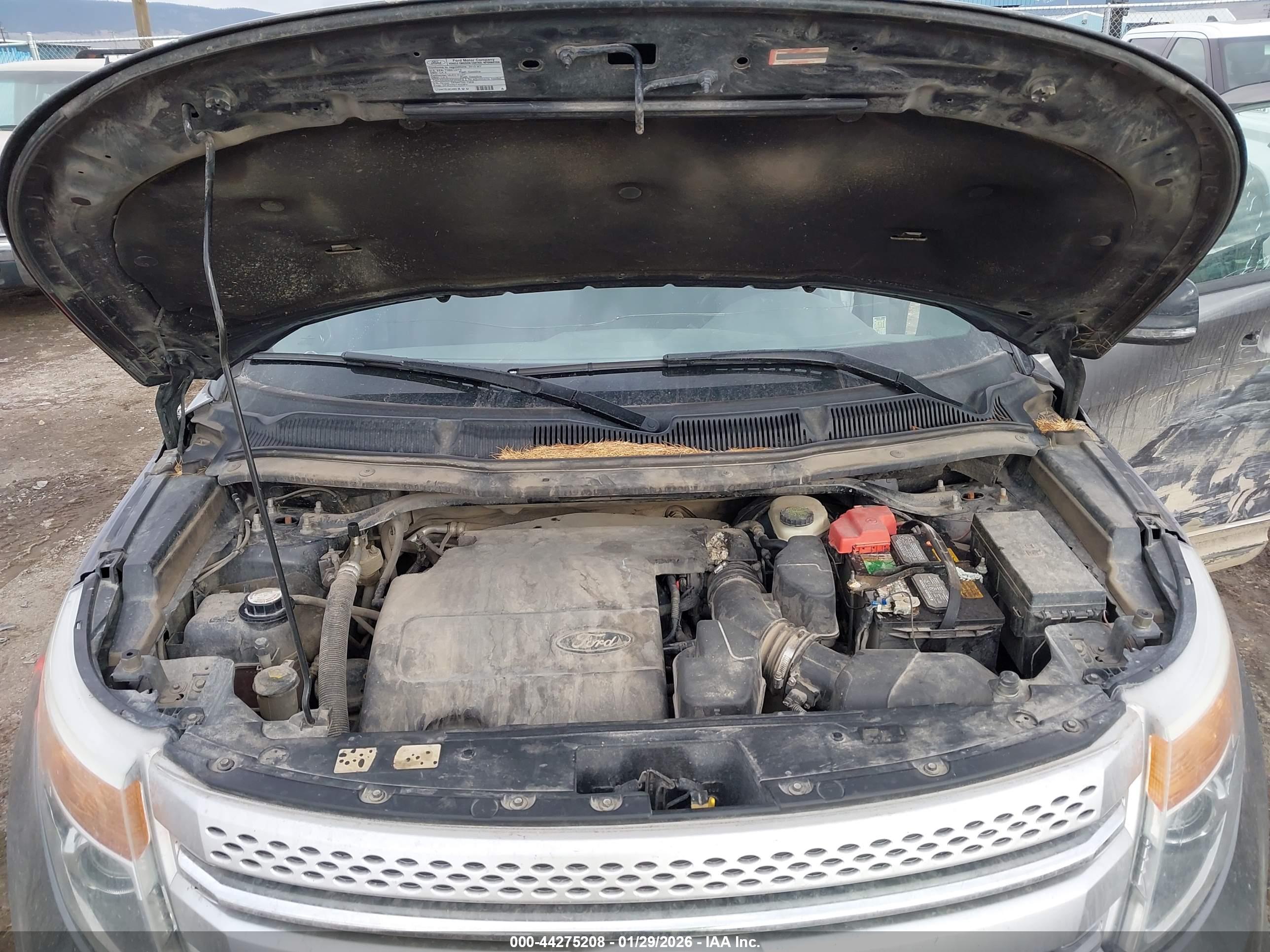 FORD EXPLORER image 10