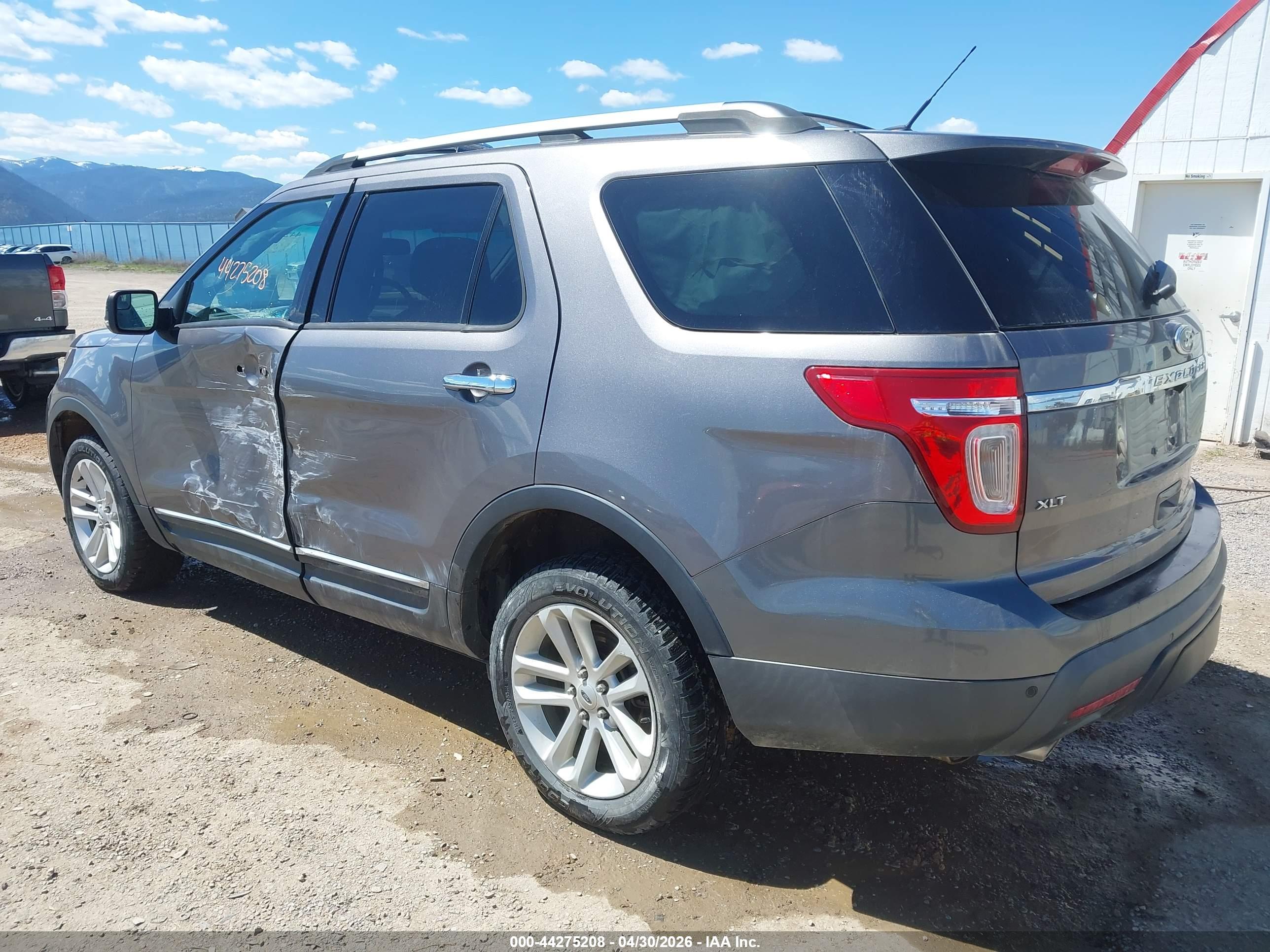 FORD EXPLORER image 3