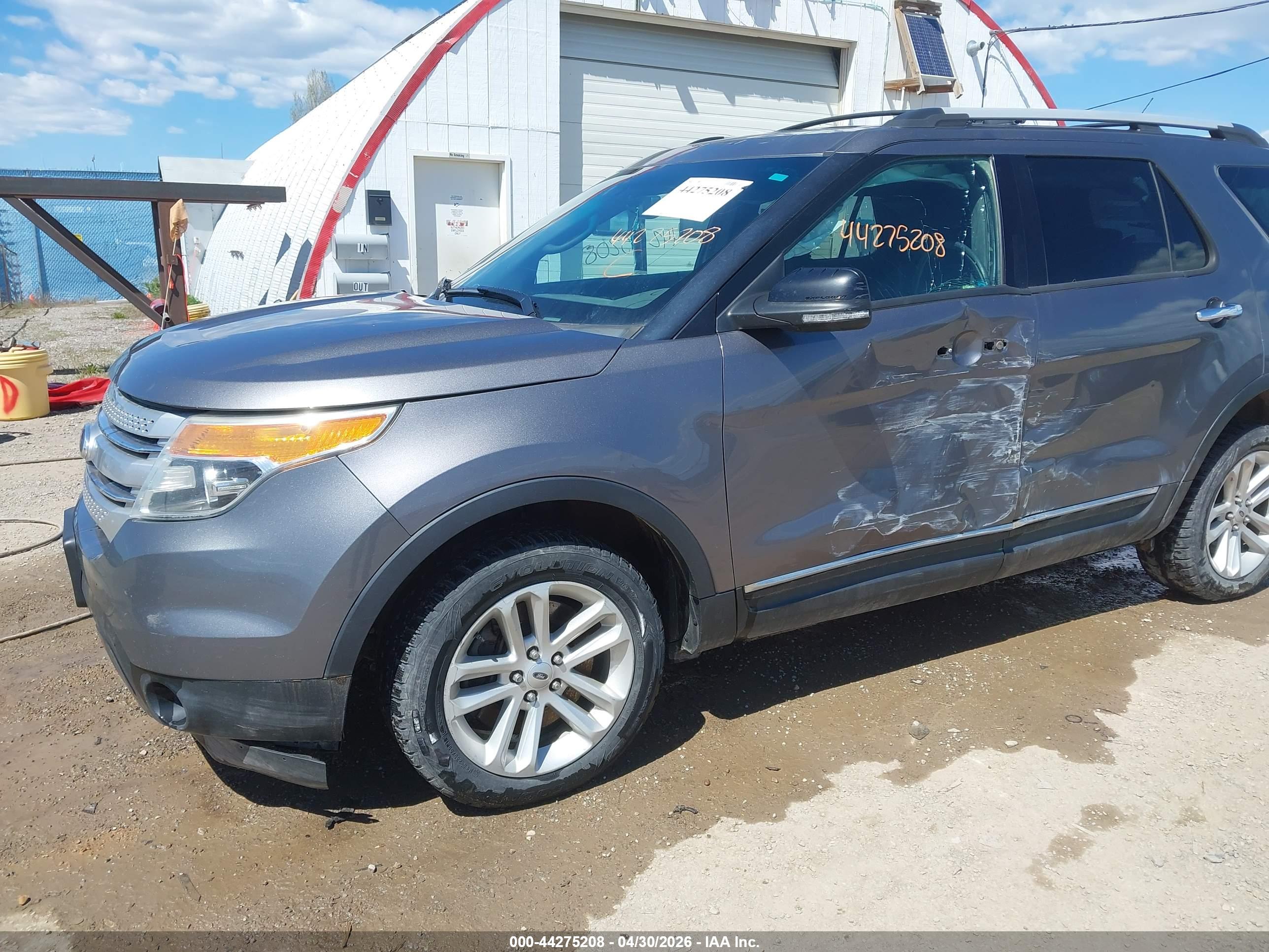 FORD EXPLORER image 6