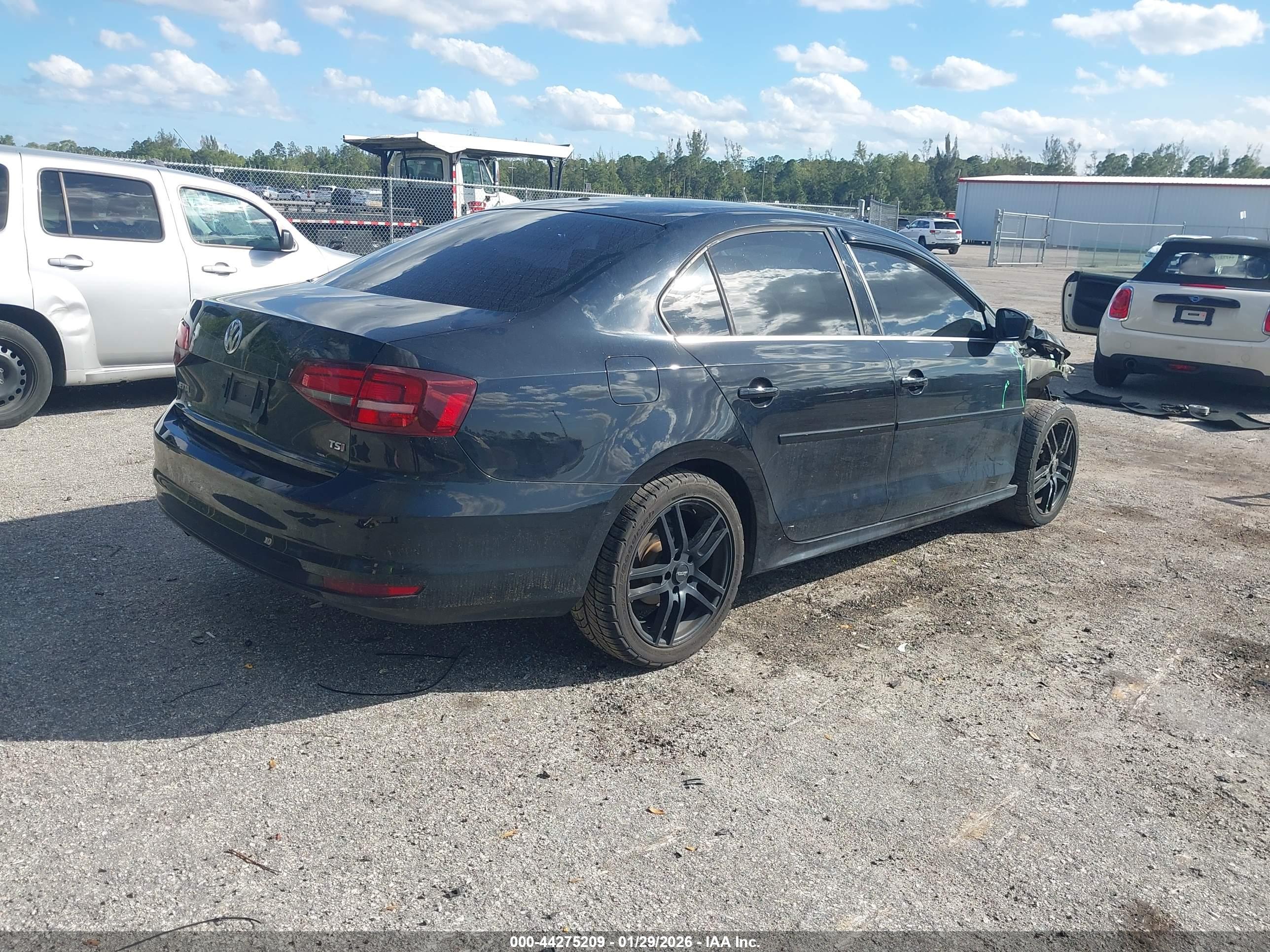 VOLKSWAGEN JETTA image 4
