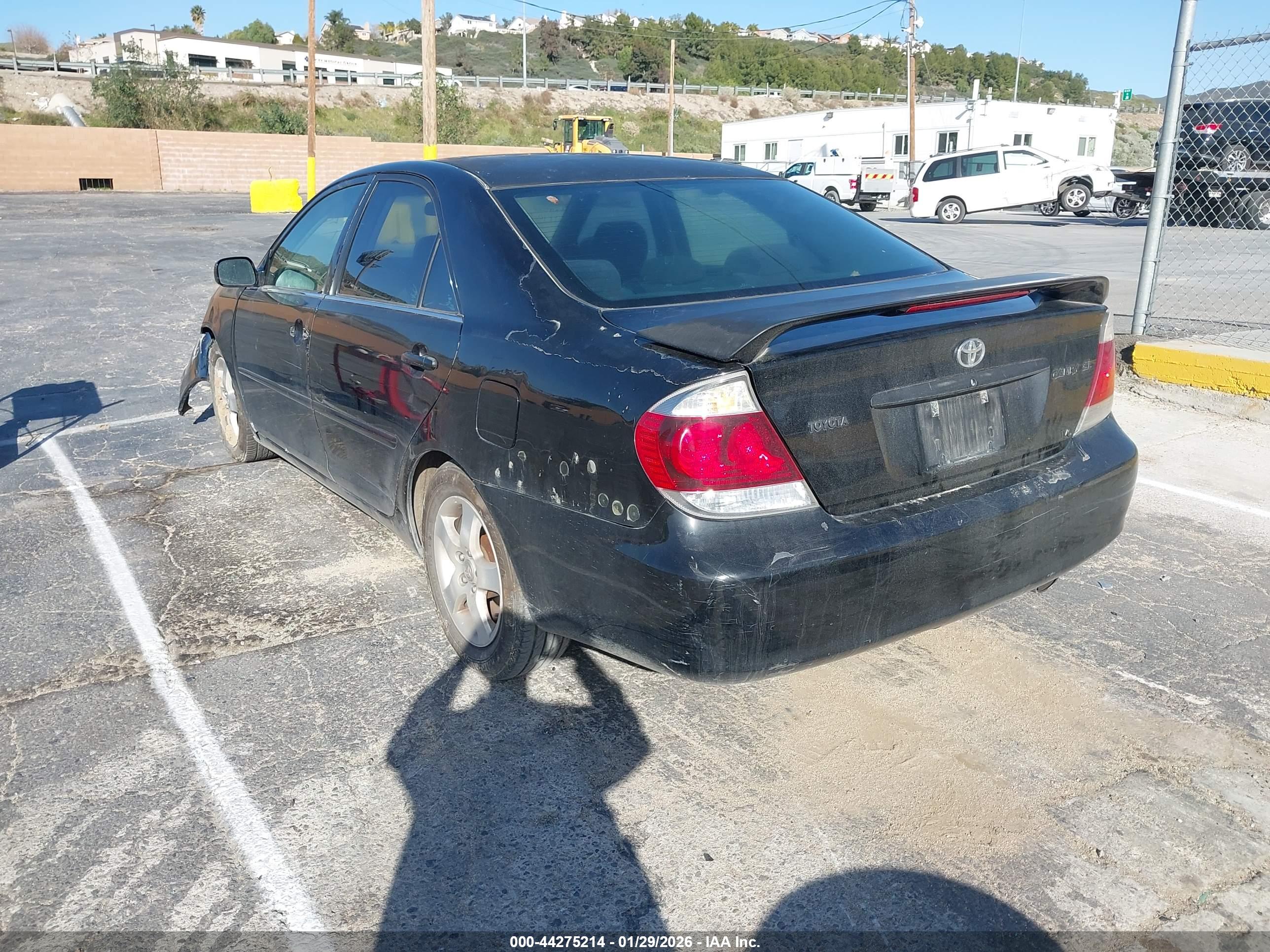 TOYOTA CAMRY image 3