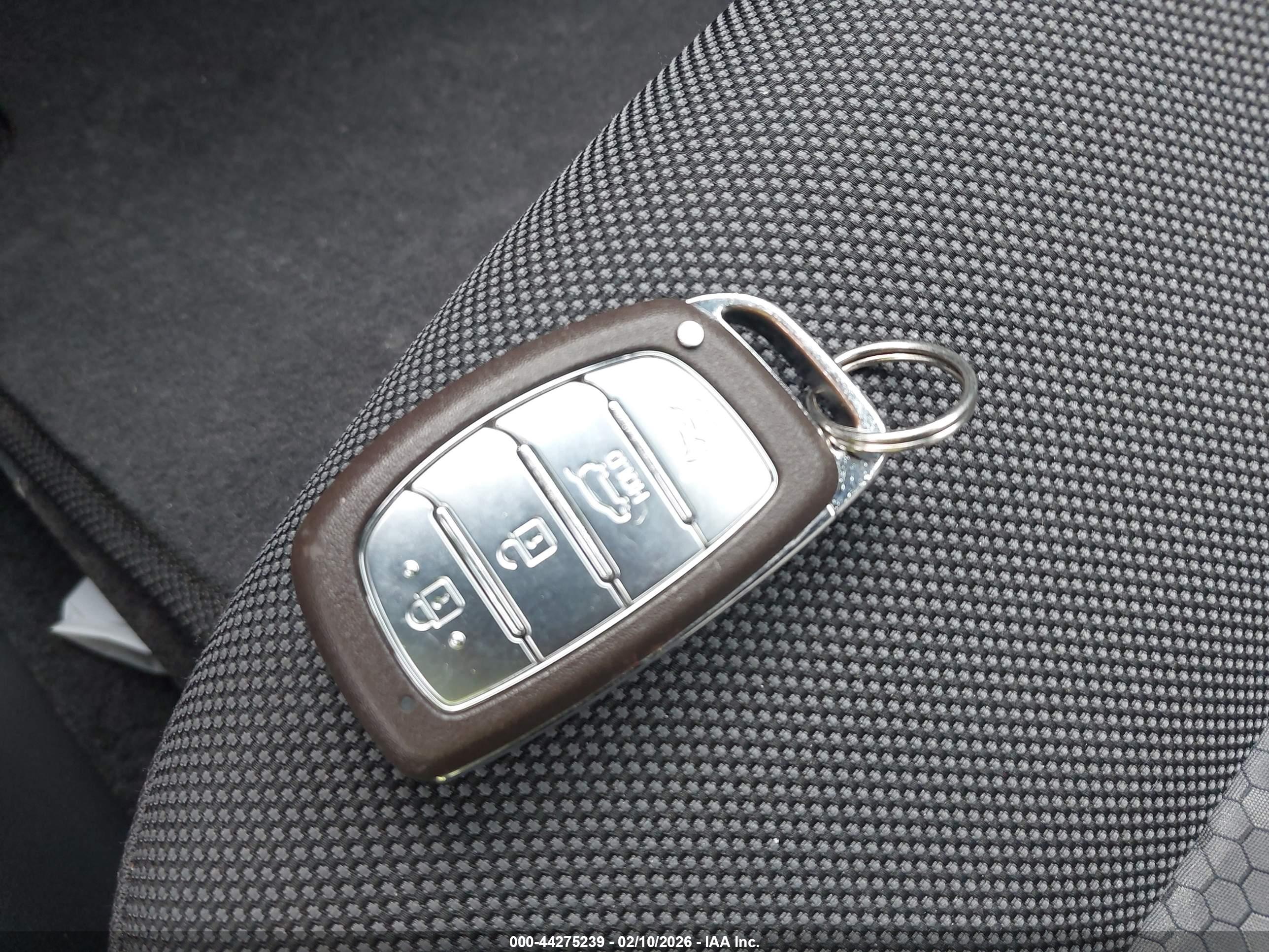 HYUNDAI IONIQ image 11
