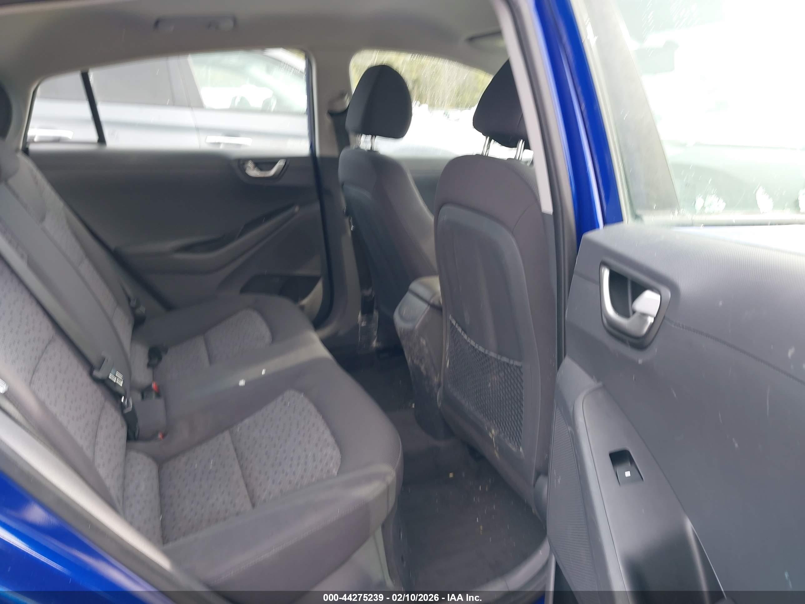 HYUNDAI IONIQ image 8