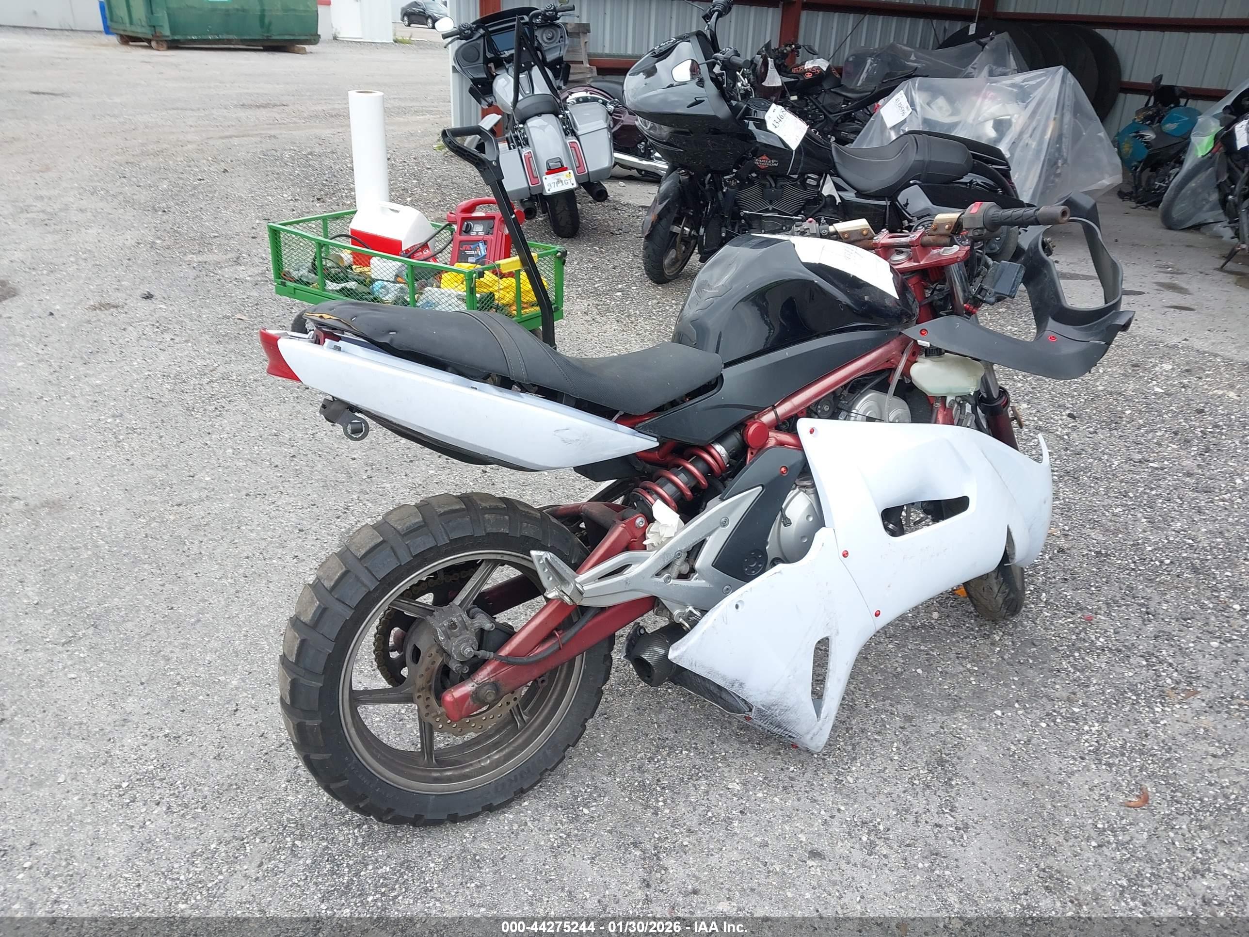 KAWASAKI EX650 image 4