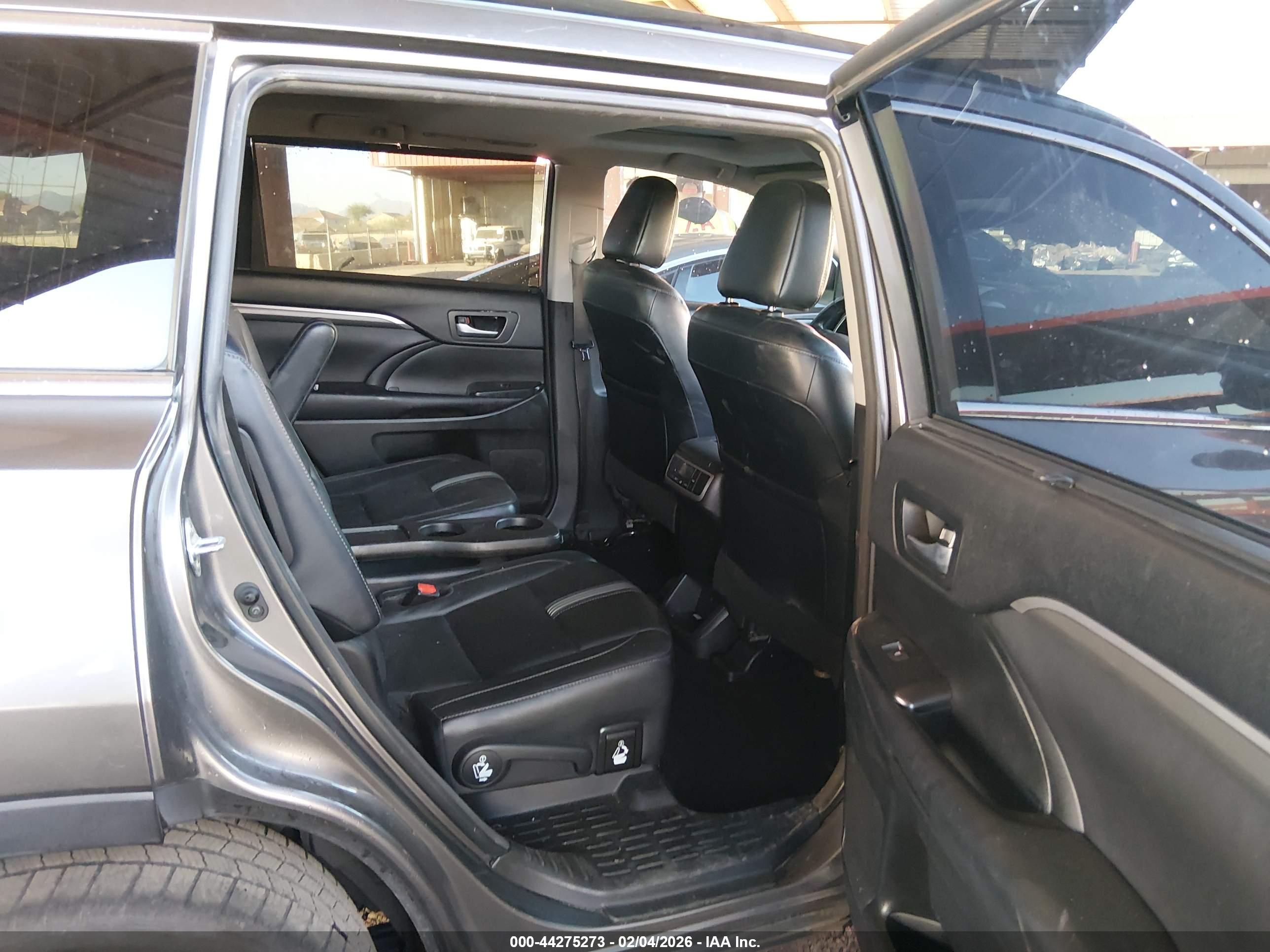 TOYOTA HIGHLANDER image 8