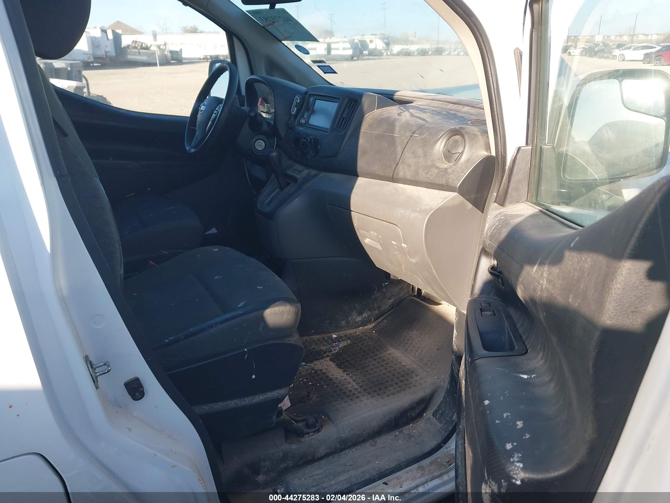 NISSAN NV200 image 5