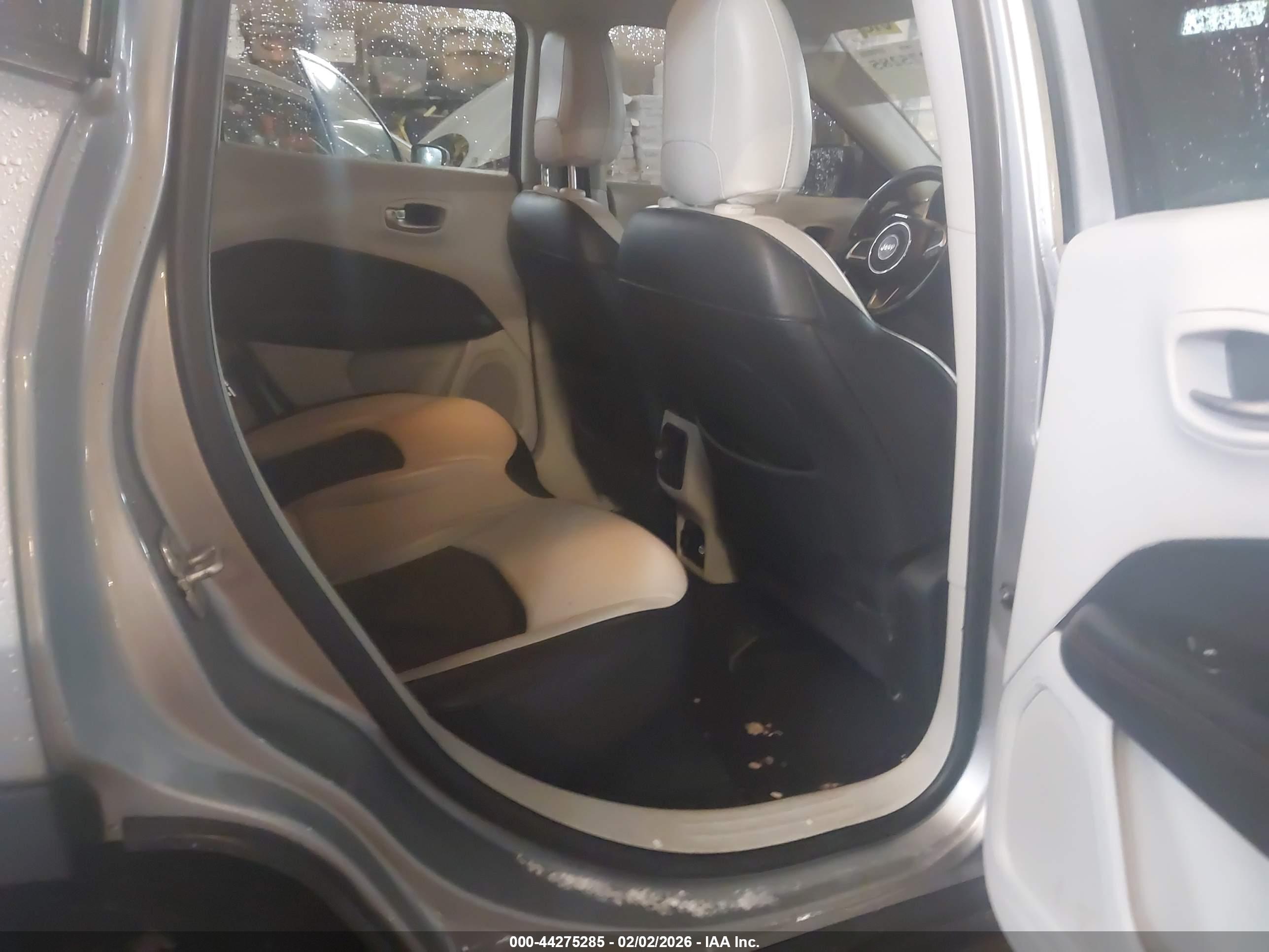 JEEP COMPASS image 8