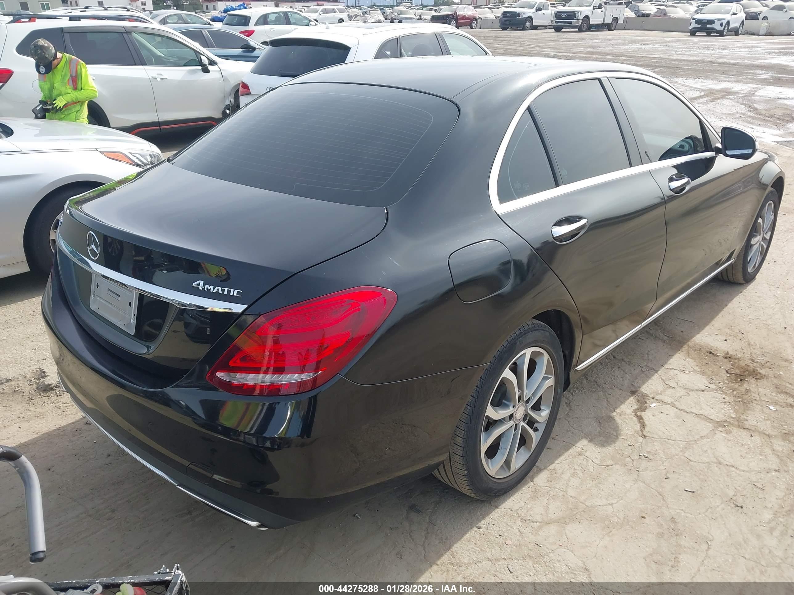 MERCEDES-BENZ C-CLASS image 4