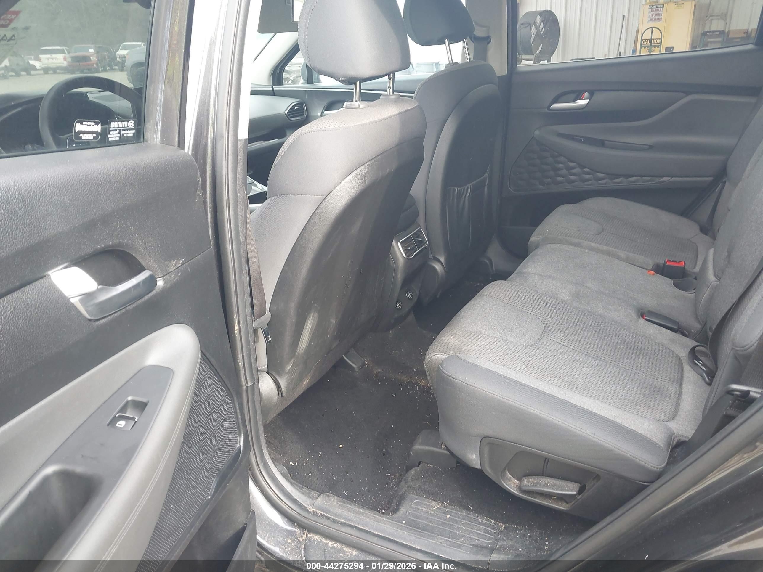 HYUNDAI SANTA image 8