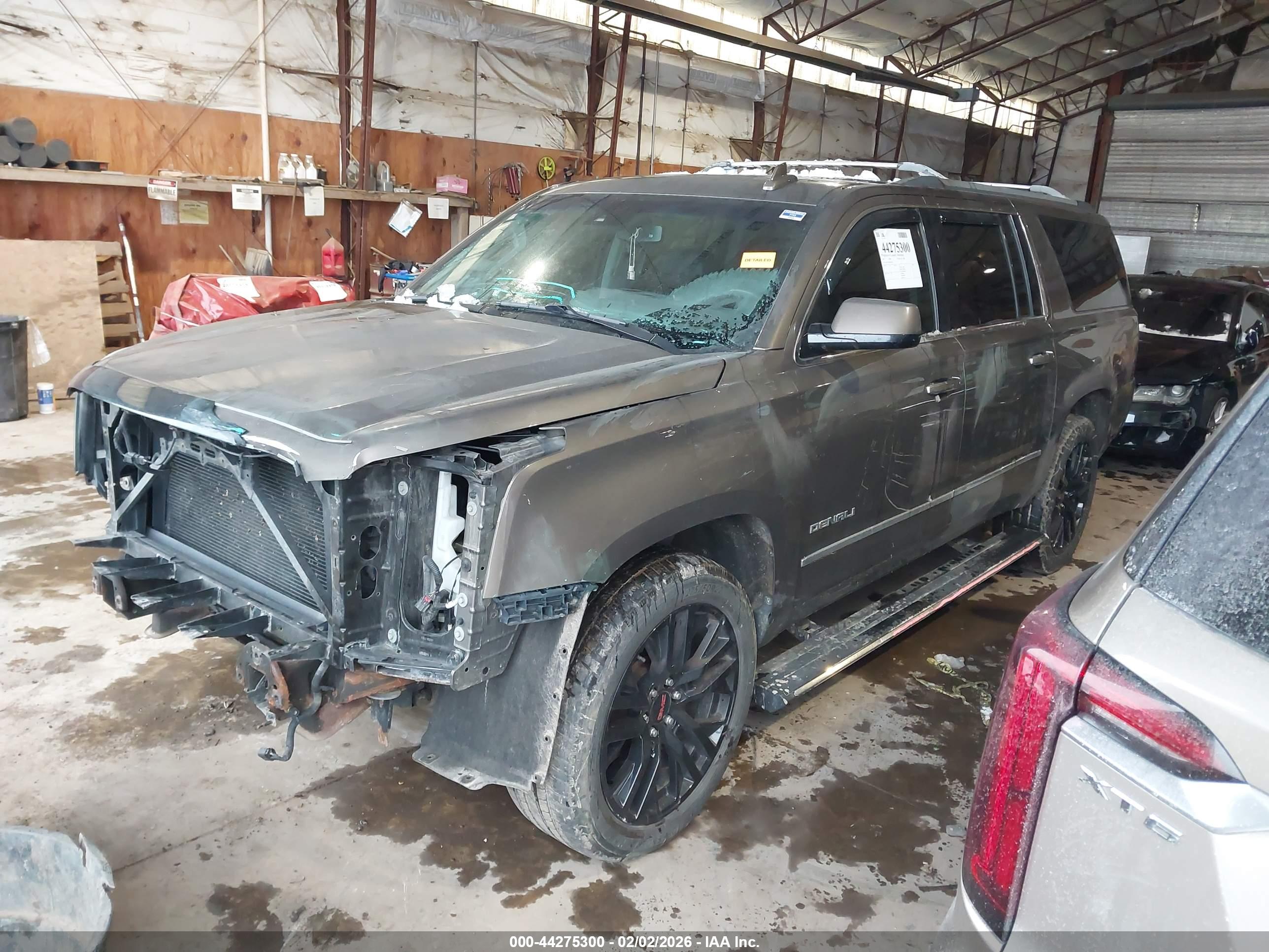 GMC YUKON image 2