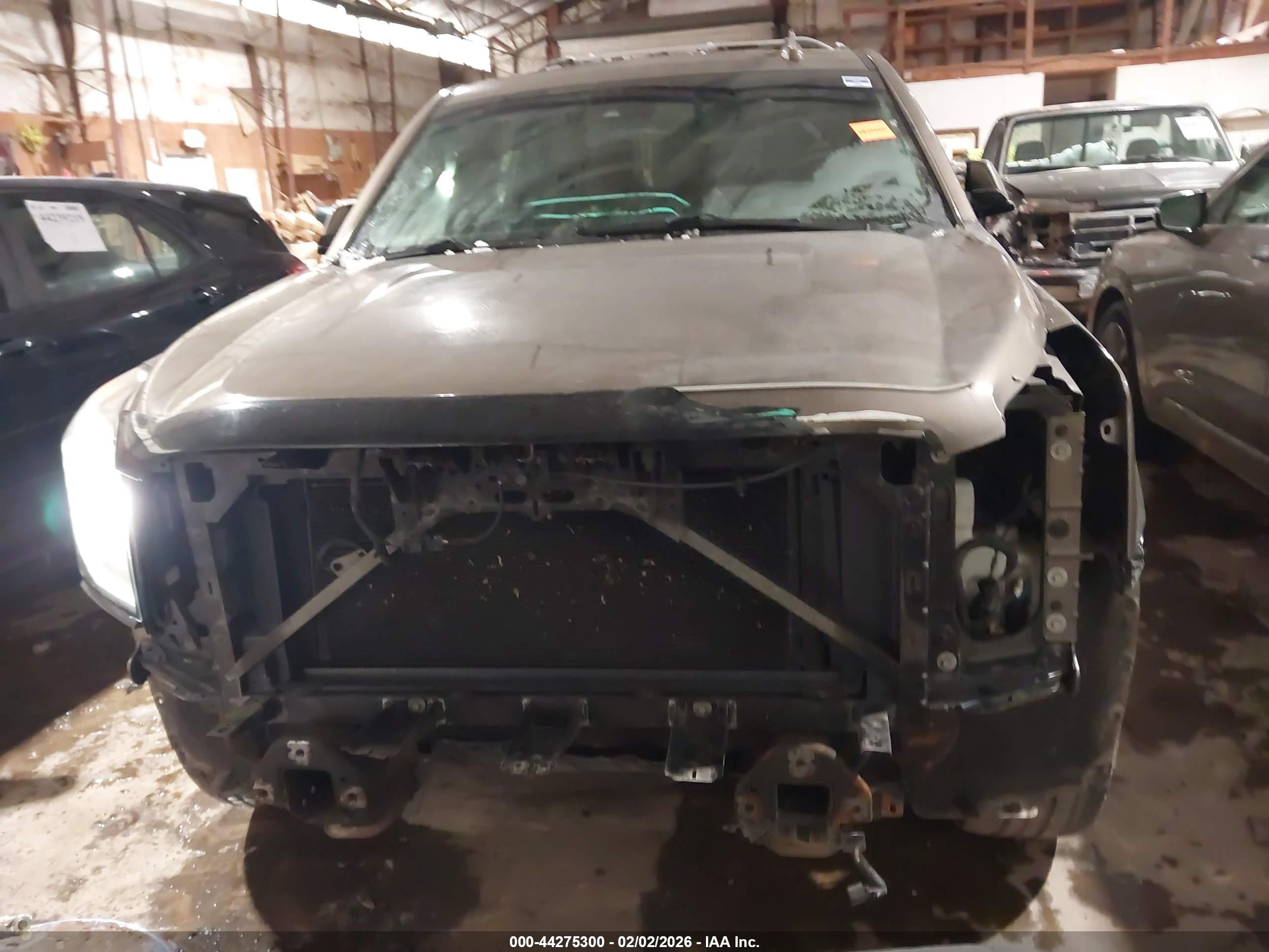 GMC YUKON image 6