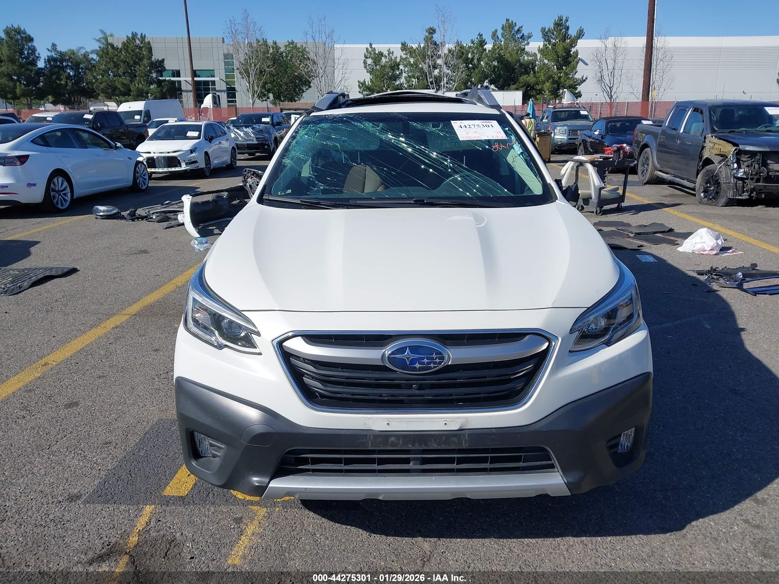 SUBARU OUTBACK image 6